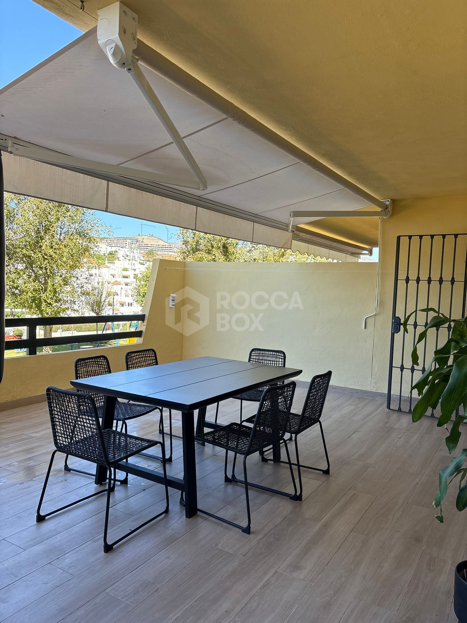 Spacious Ground-Floor Apartment