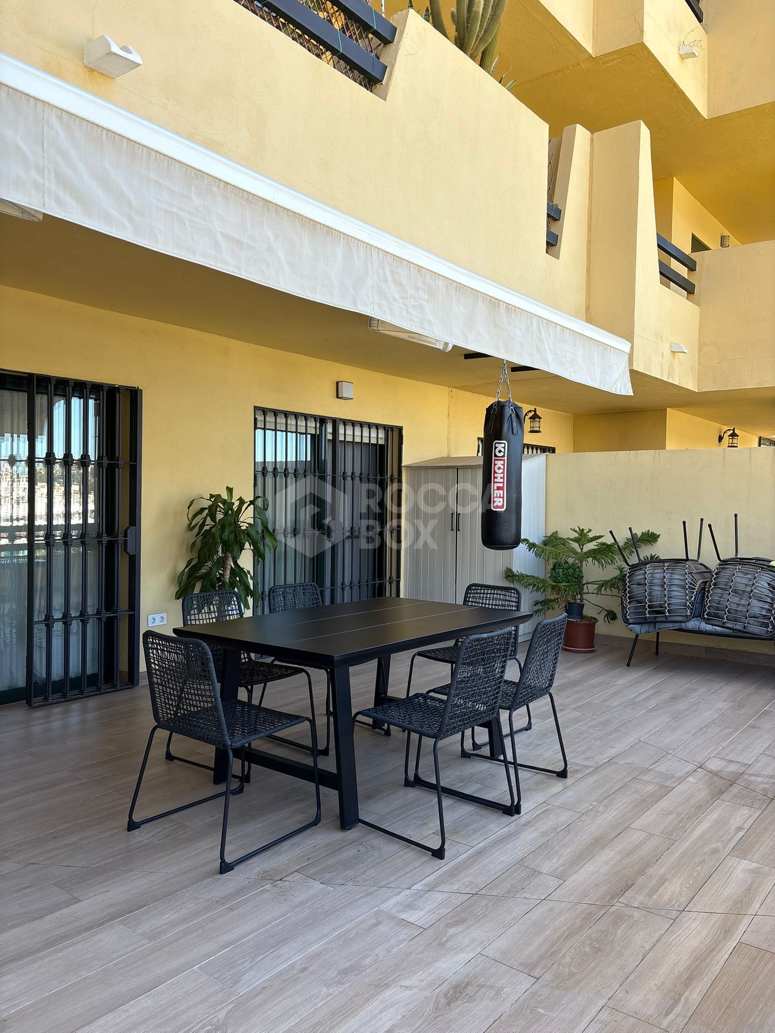 Spacious Ground-Floor Apartment