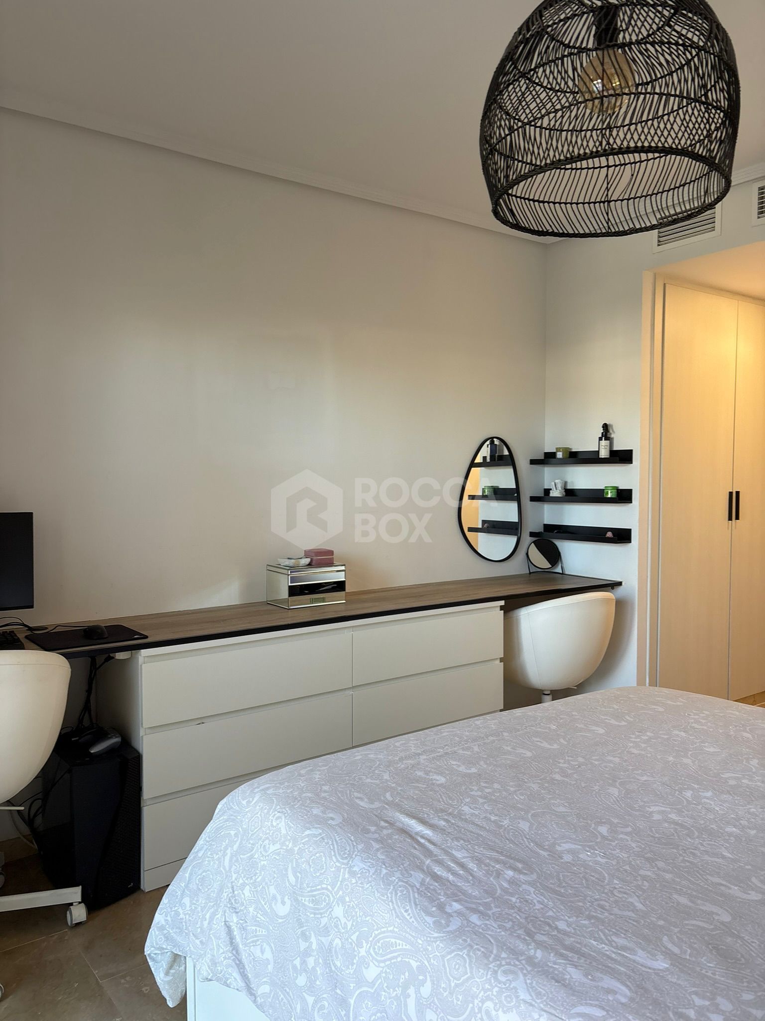 Spacious Ground-Floor Apartment