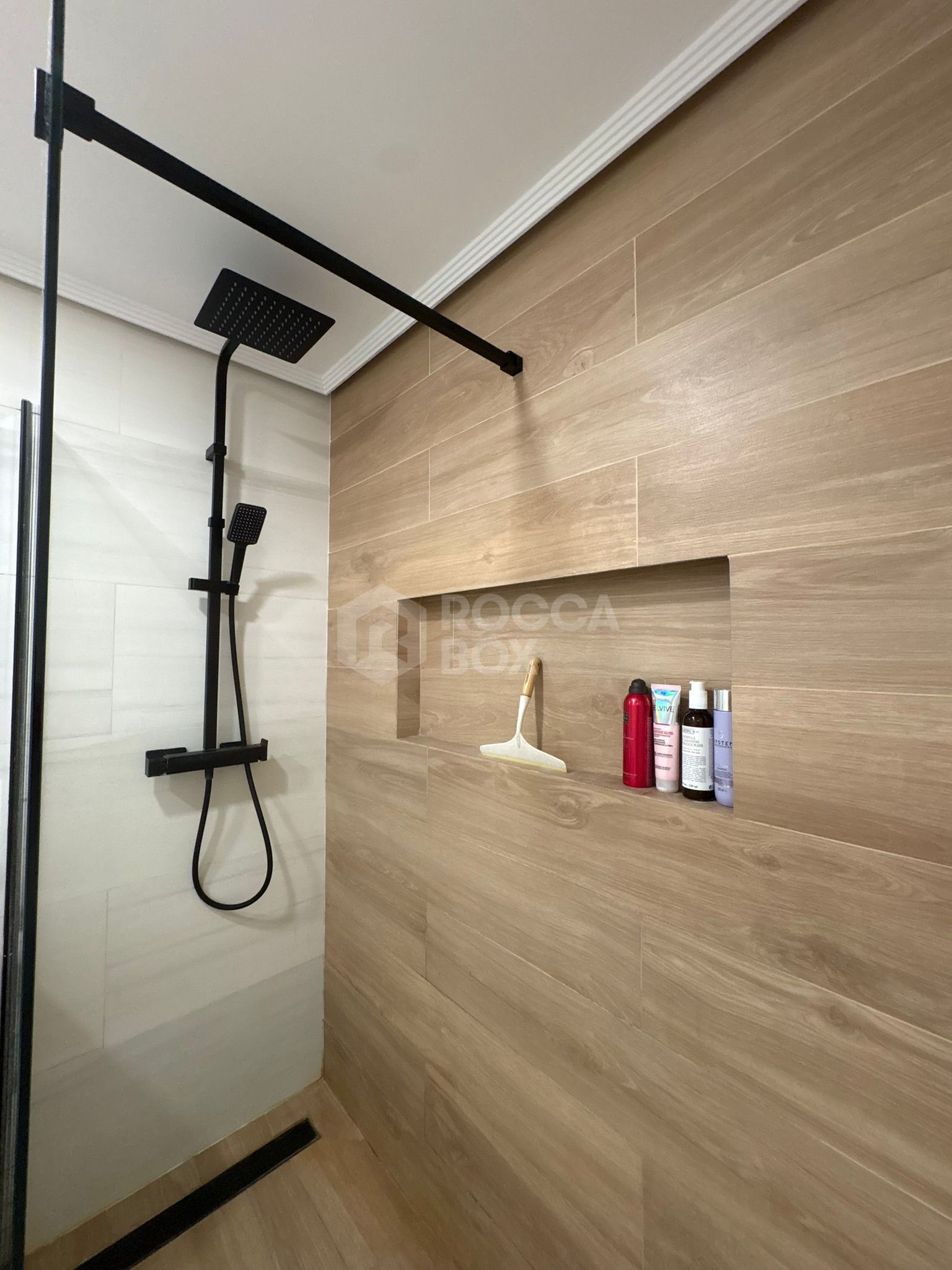 Spacious Ground-Floor Apartment