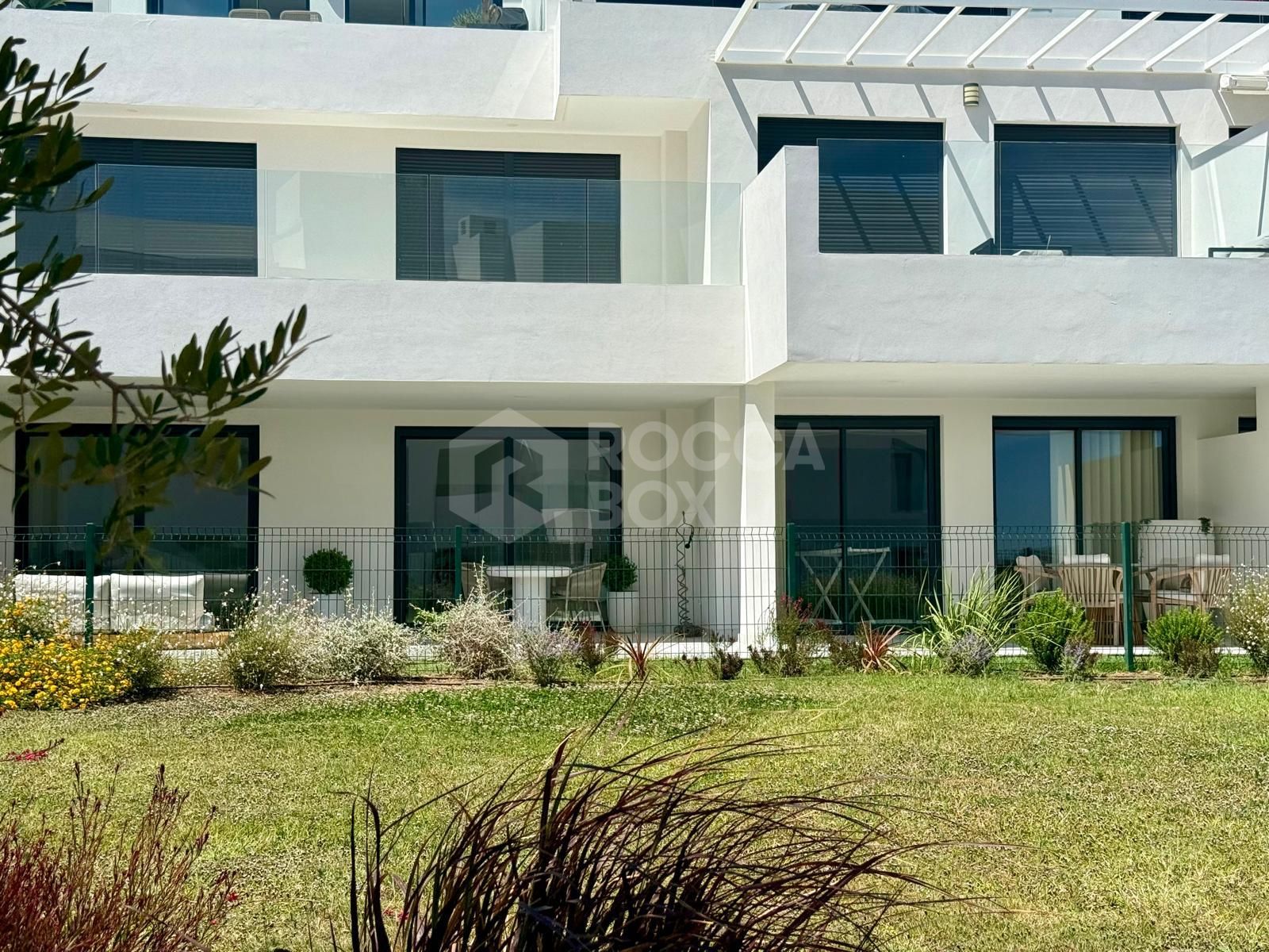 Discover Your Dream Home: Luxurious Brand-New Apartment in Casares Costa