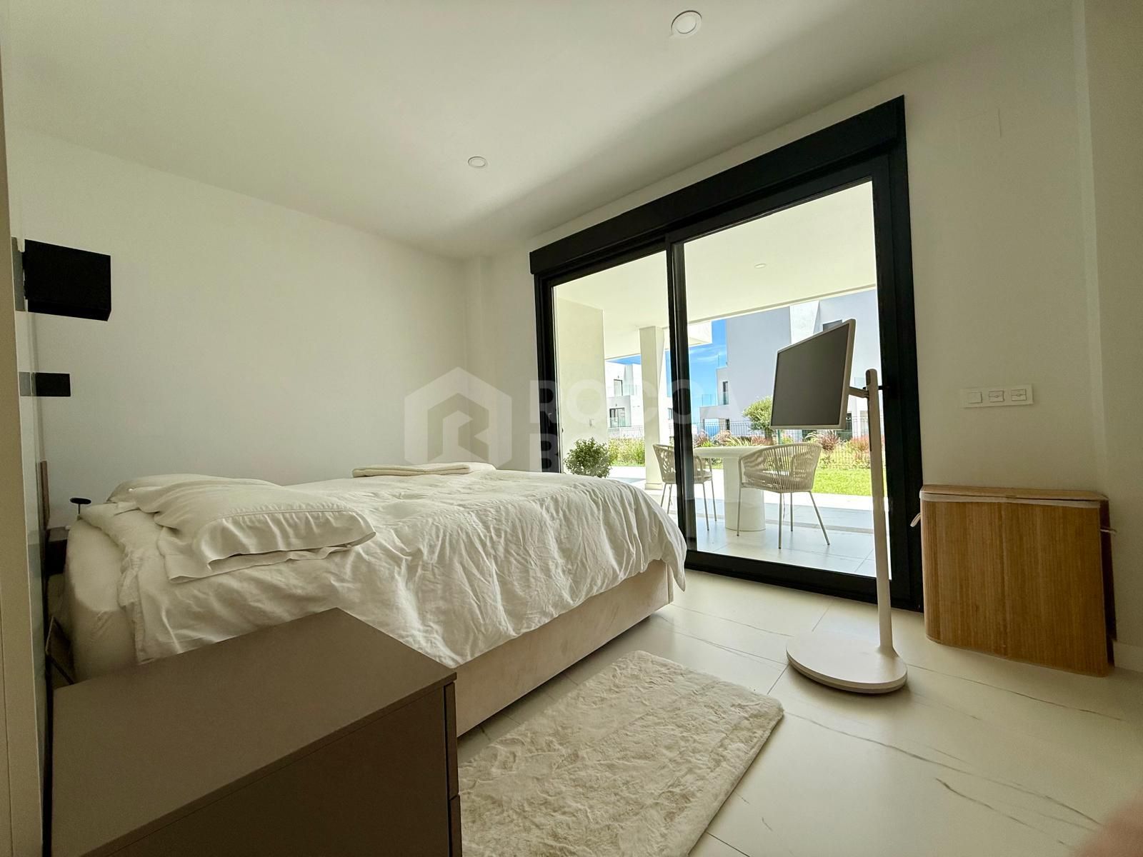 Discover Your Dream Home: Luxurious Brand-New Apartment in Casares Costa