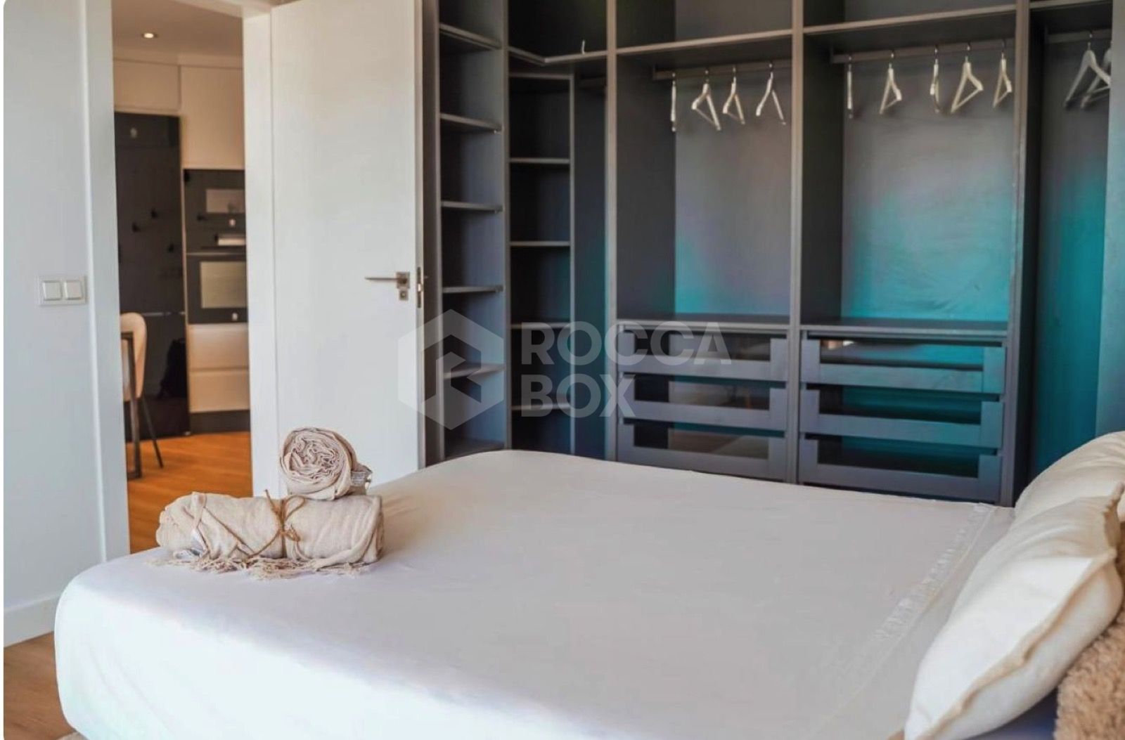 Stunning Renovated Apartment in the Heart of Marbella!