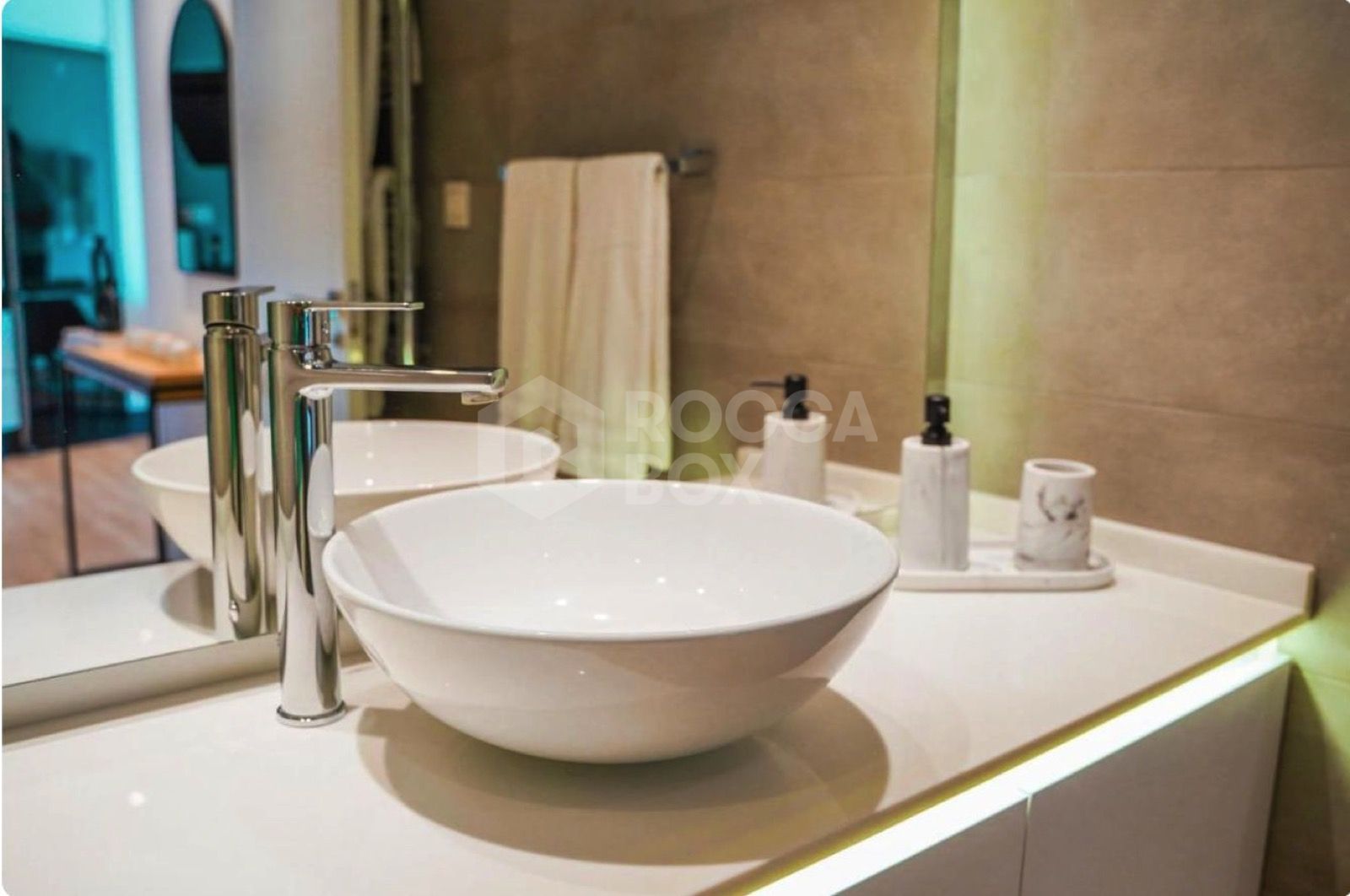 Stunning Renovated Apartment in the Heart of Marbella!