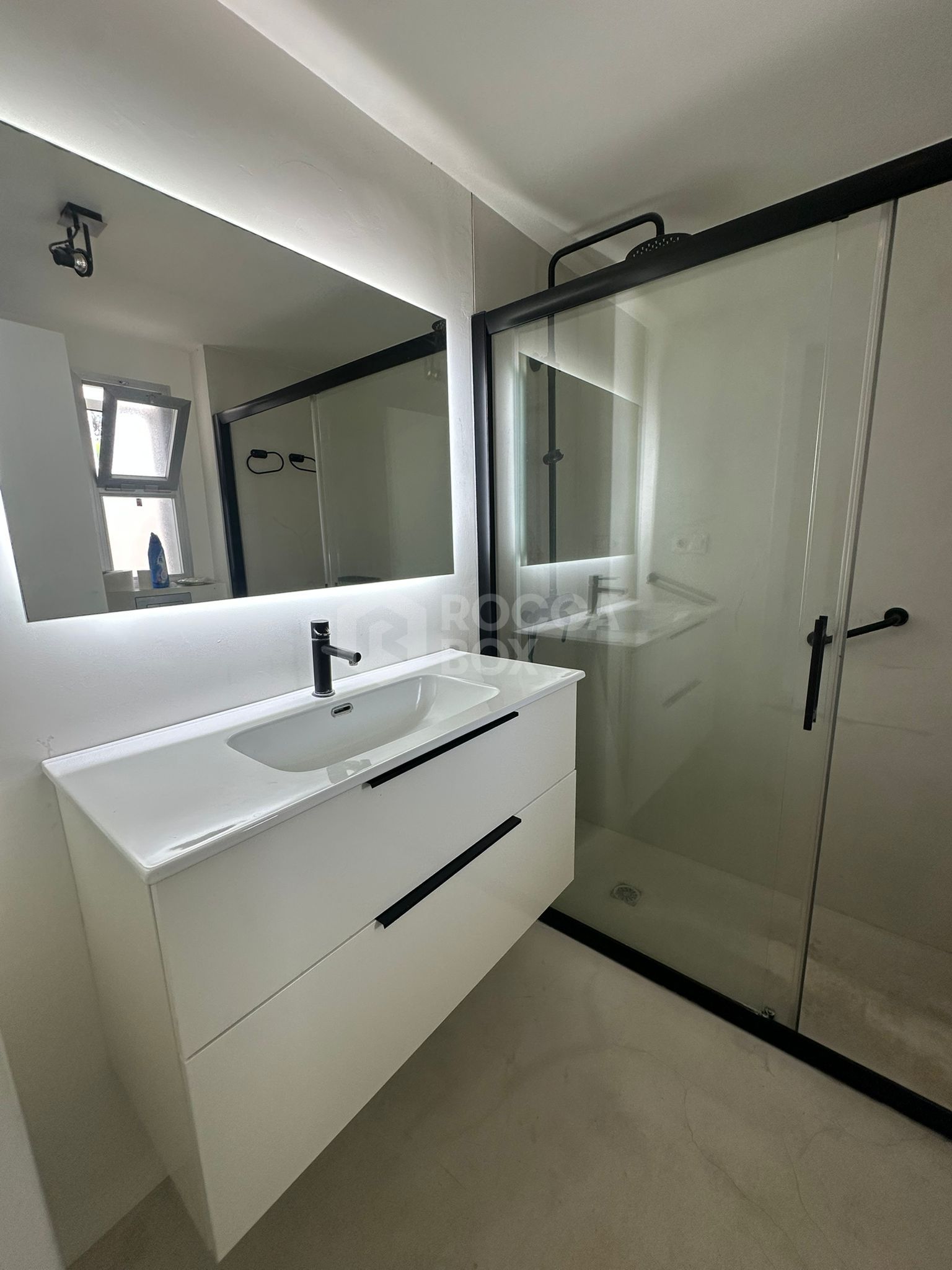 Stunning Ground Floor Apartment in Nueva Andalucía’s Prestigious Aloha Golf Valley