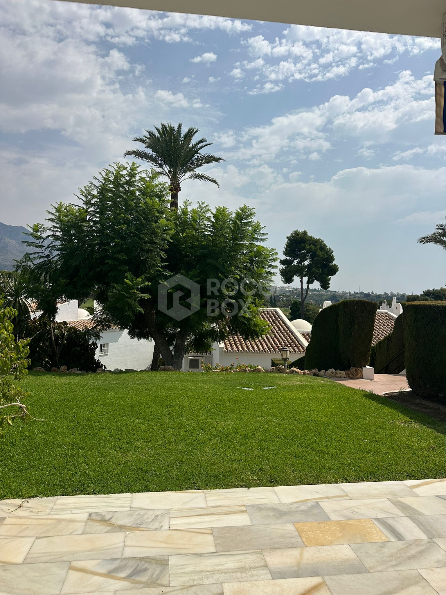 Stunning Ground Floor Apartment in Nueva Andalucía’s Prestigious Aloha Golf Valley