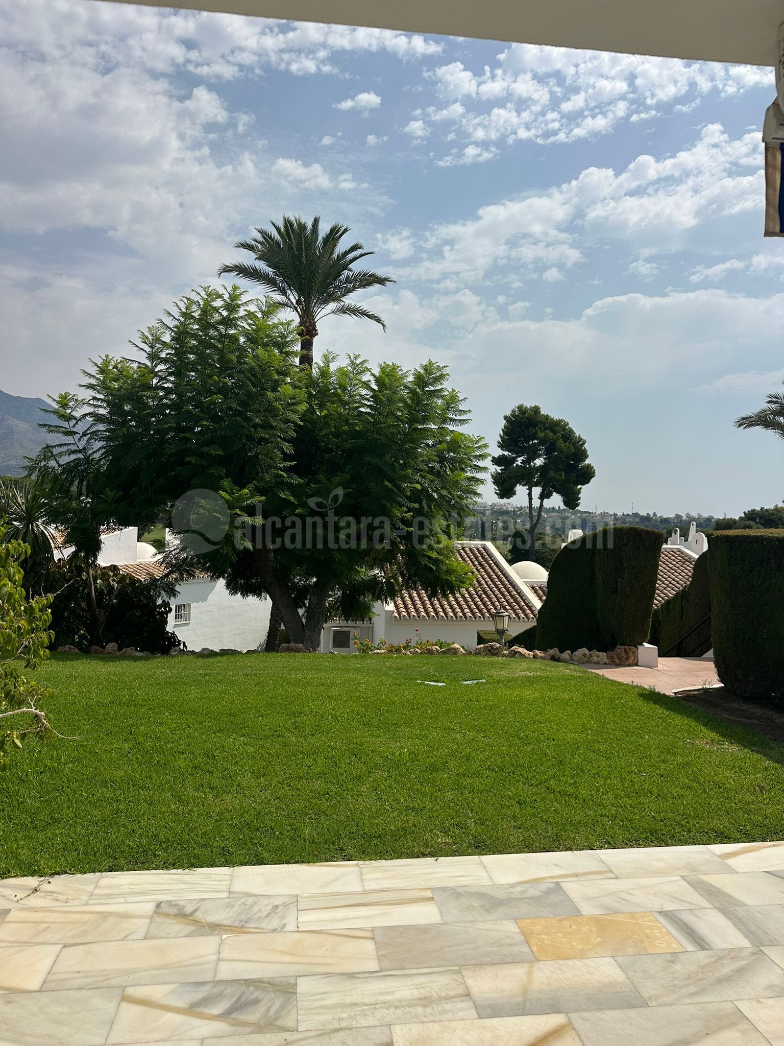 Ground Floor Apartment in Nueva Andalucia, Marbella