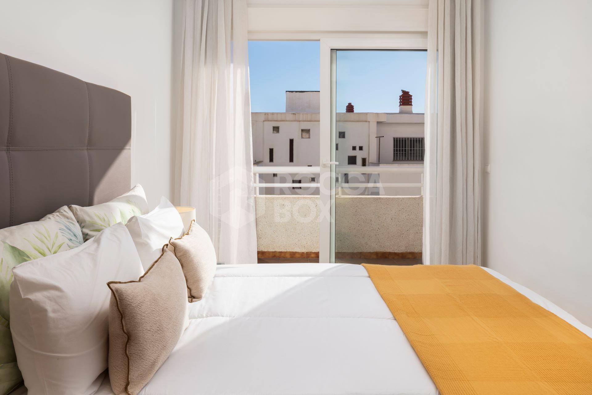 Apartment in the centre of Marbella, on the second line of the beach