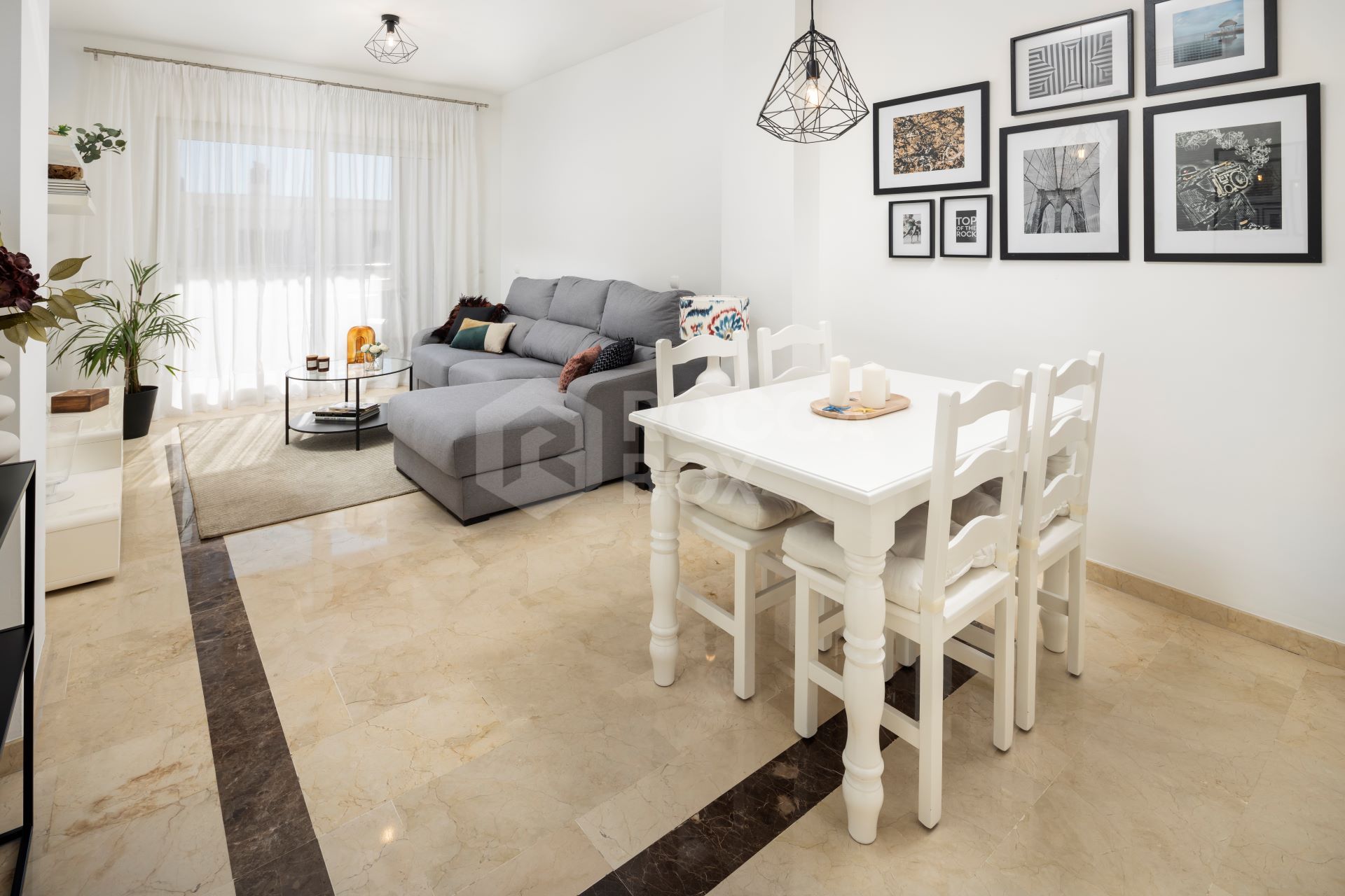 Apartment in the centre of Marbella, on the second line of the beach