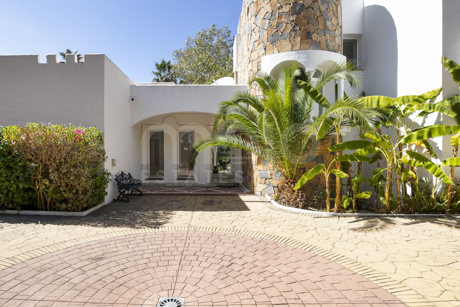 Villa till salu i El Paraiso, Estepona
