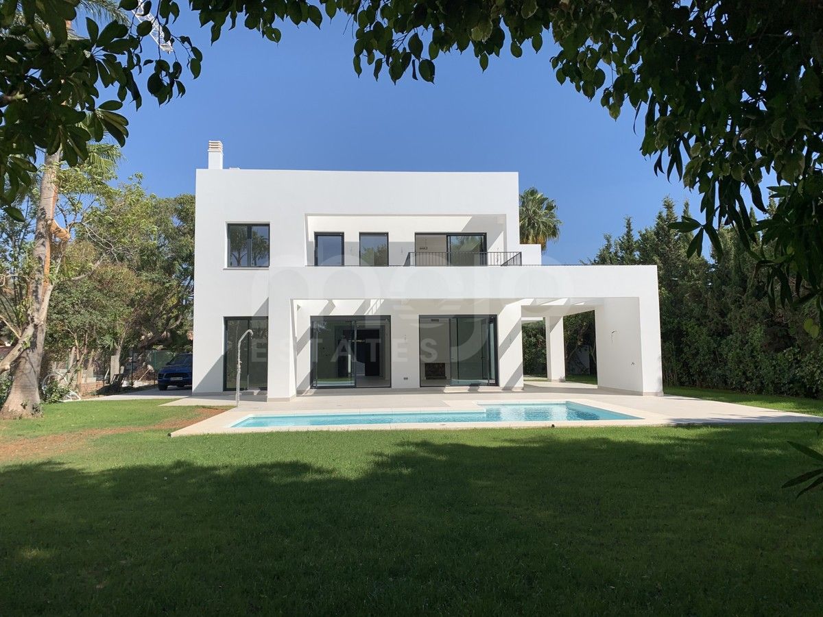 Villa te koop in Atalaya, Estepona