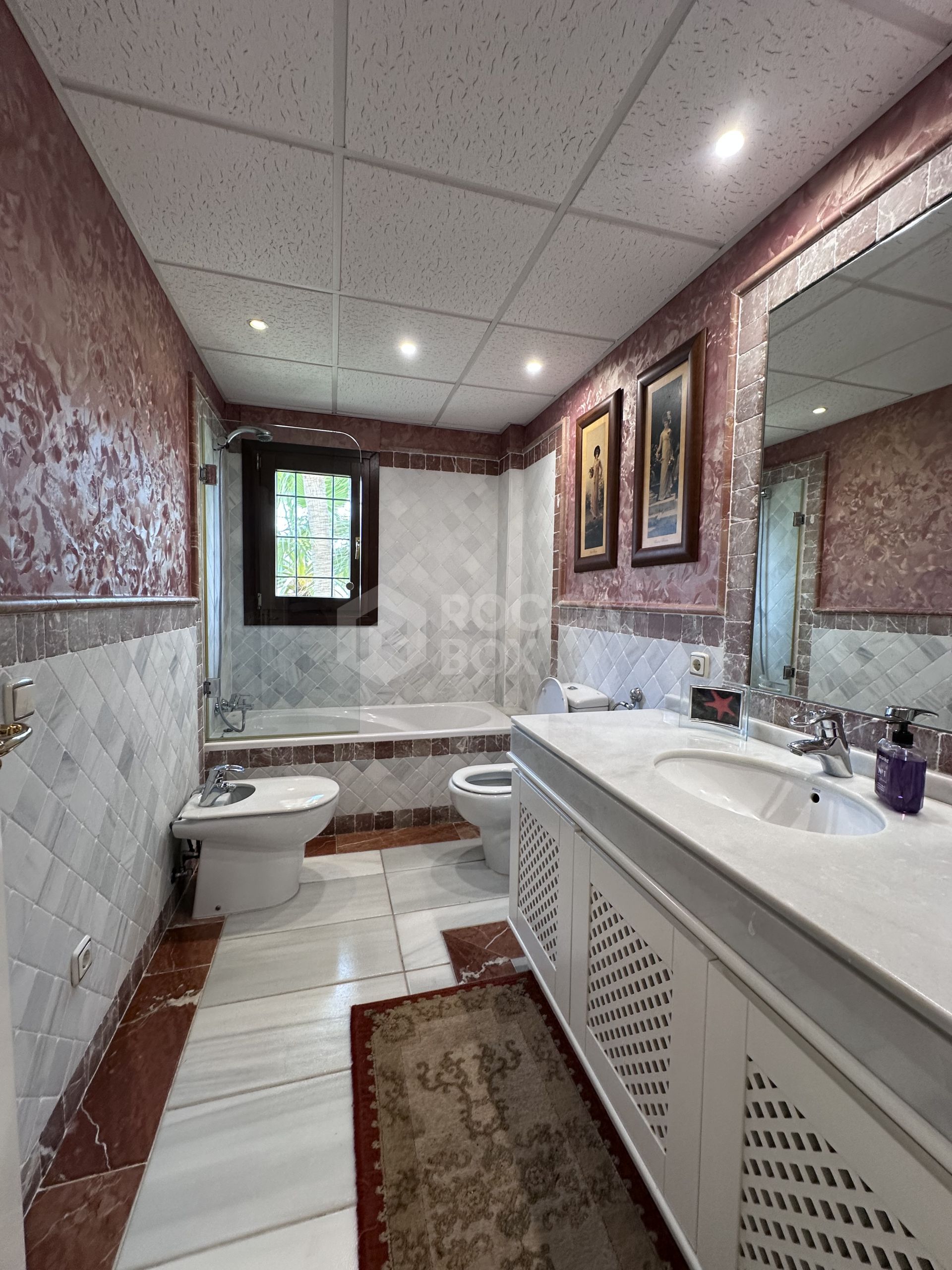 Apartment for sale in Marbella Golden Mile, Marbella