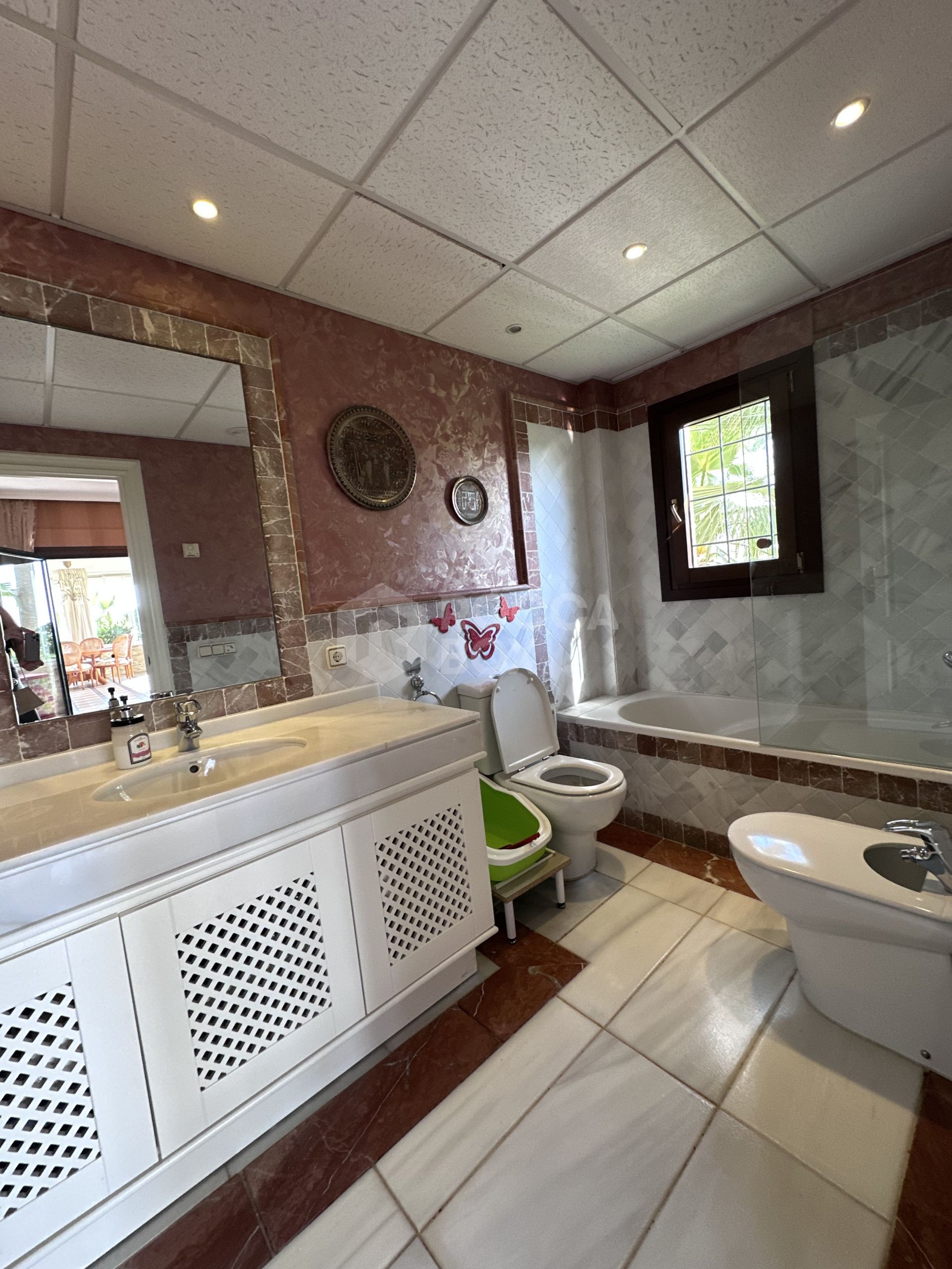 Apartment for sale in Marbella Golden Mile, Marbella