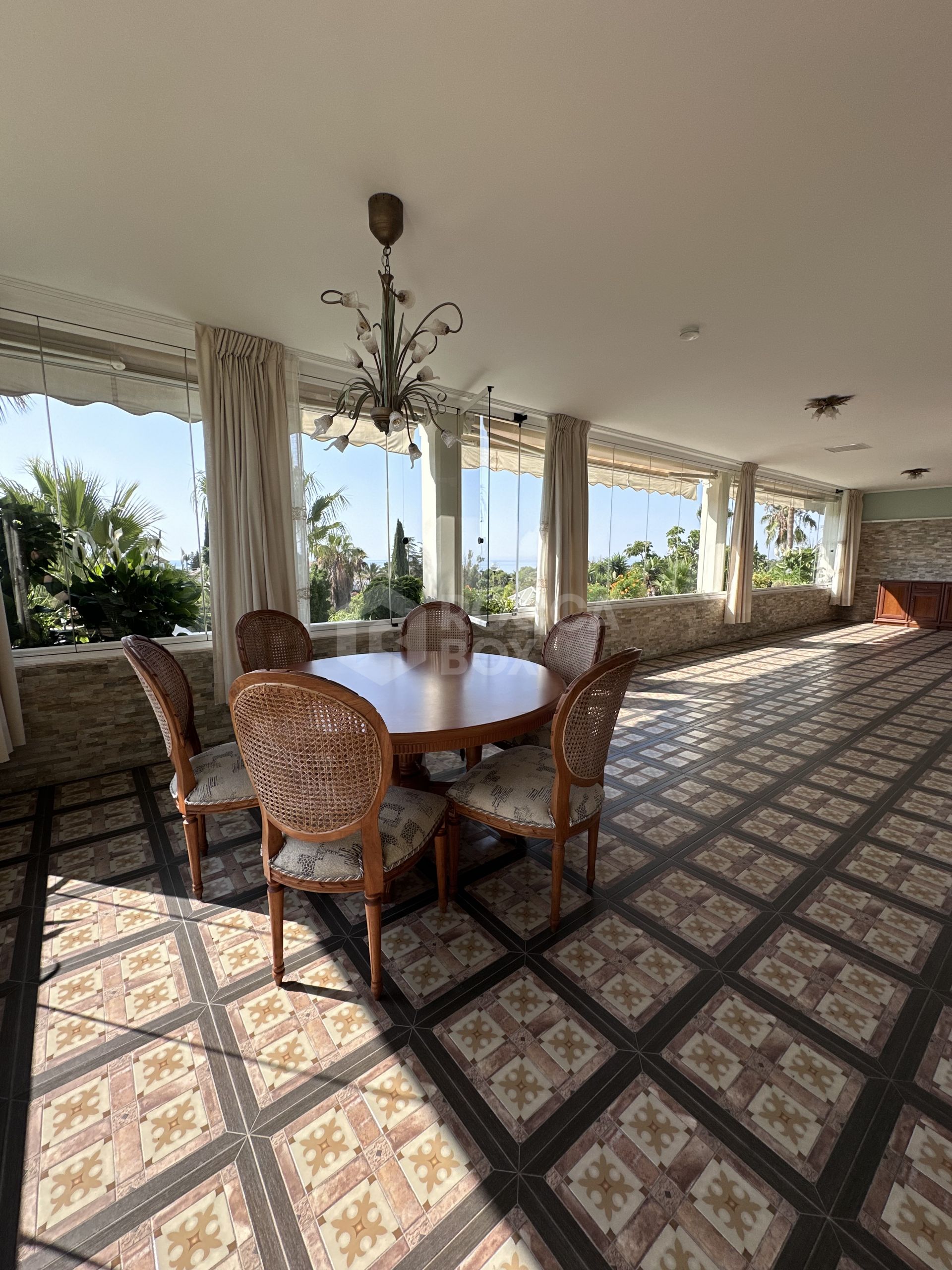 Apartment for sale in Marbella Golden Mile, Marbella