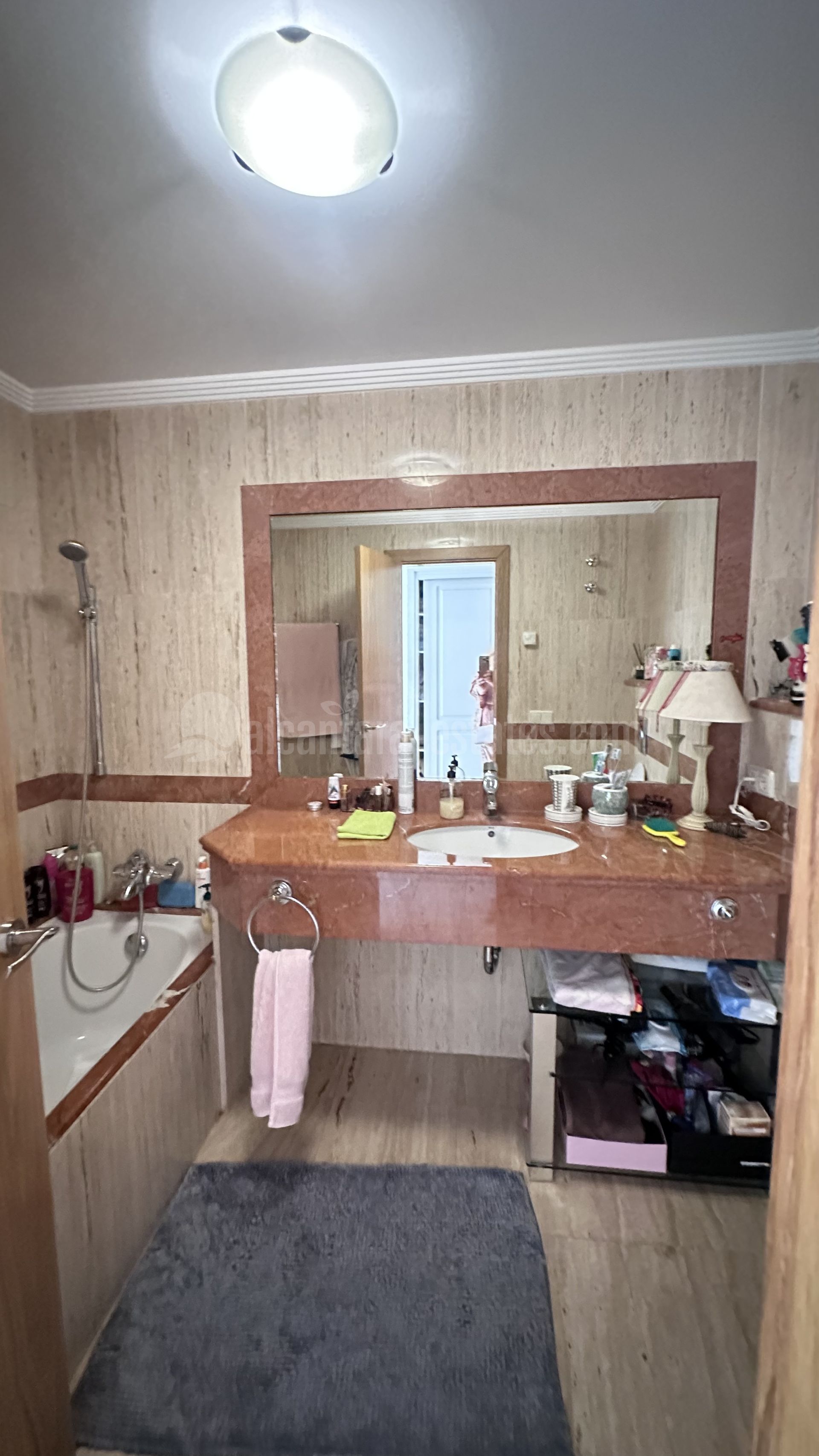 Apartment in Benahavis