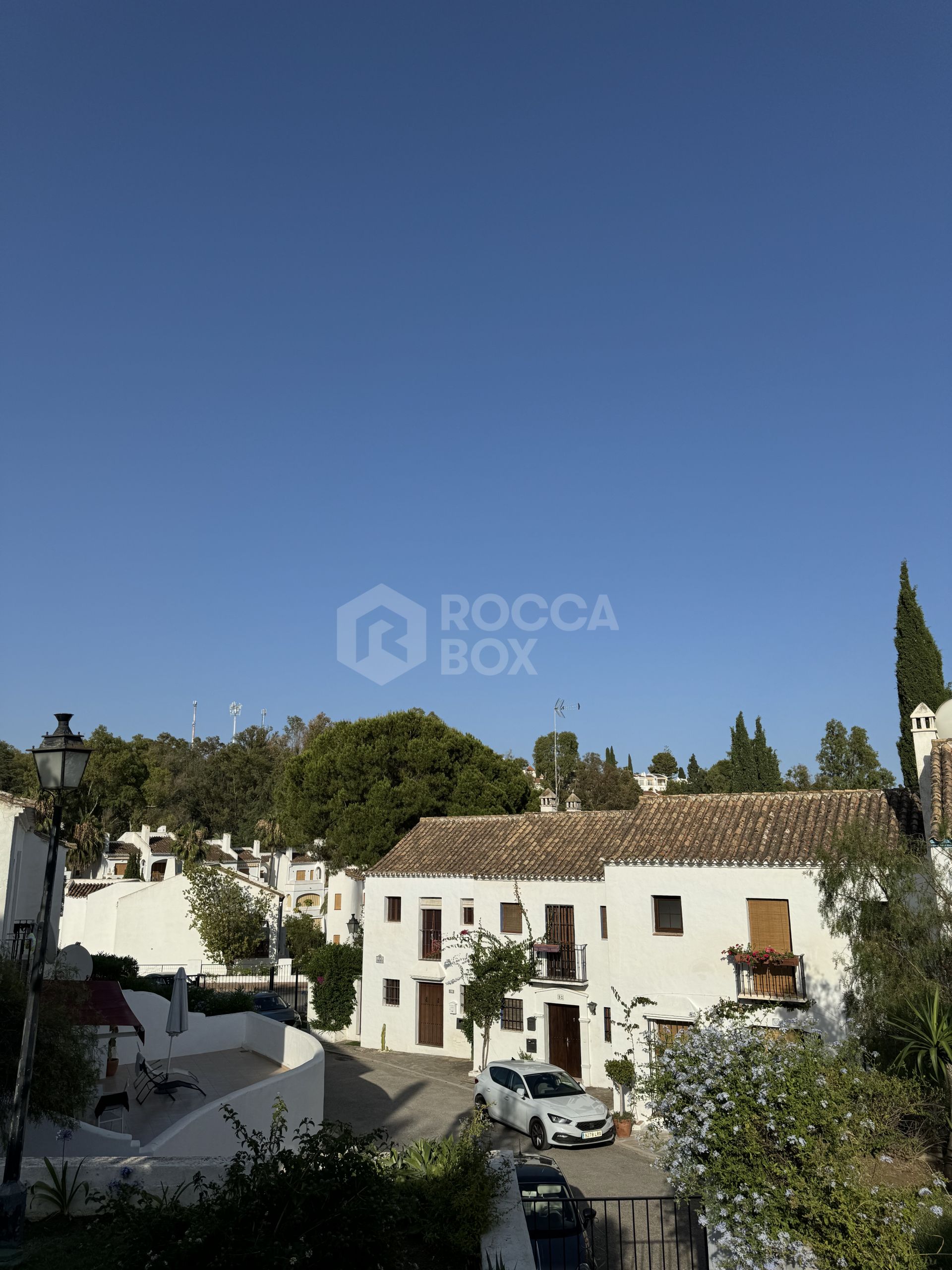 Charming Townhouse for Rent in El Naranjal Nueva Andalucía