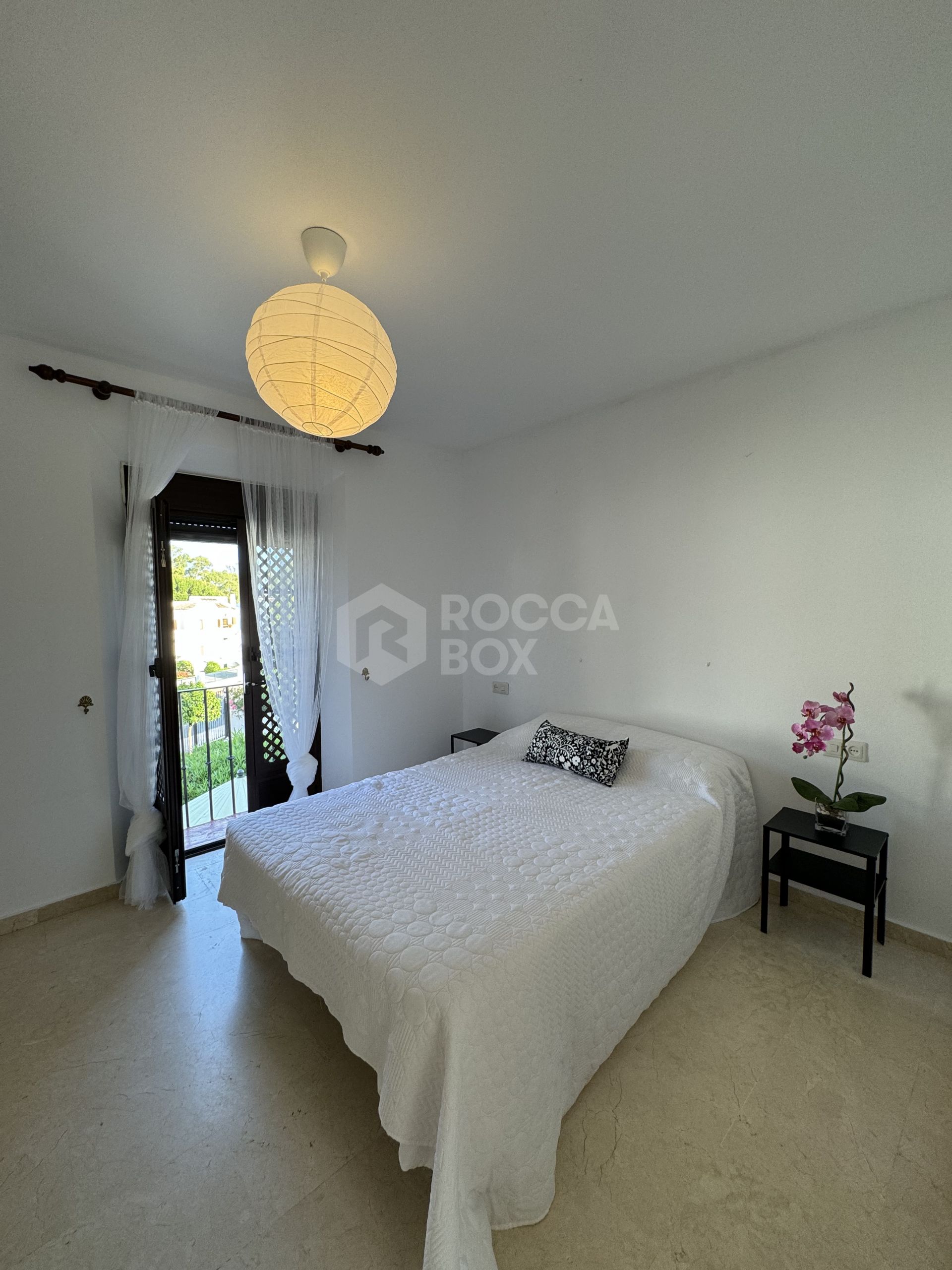 Charming Townhouse for Rent in El Naranjal Nueva Andalucía