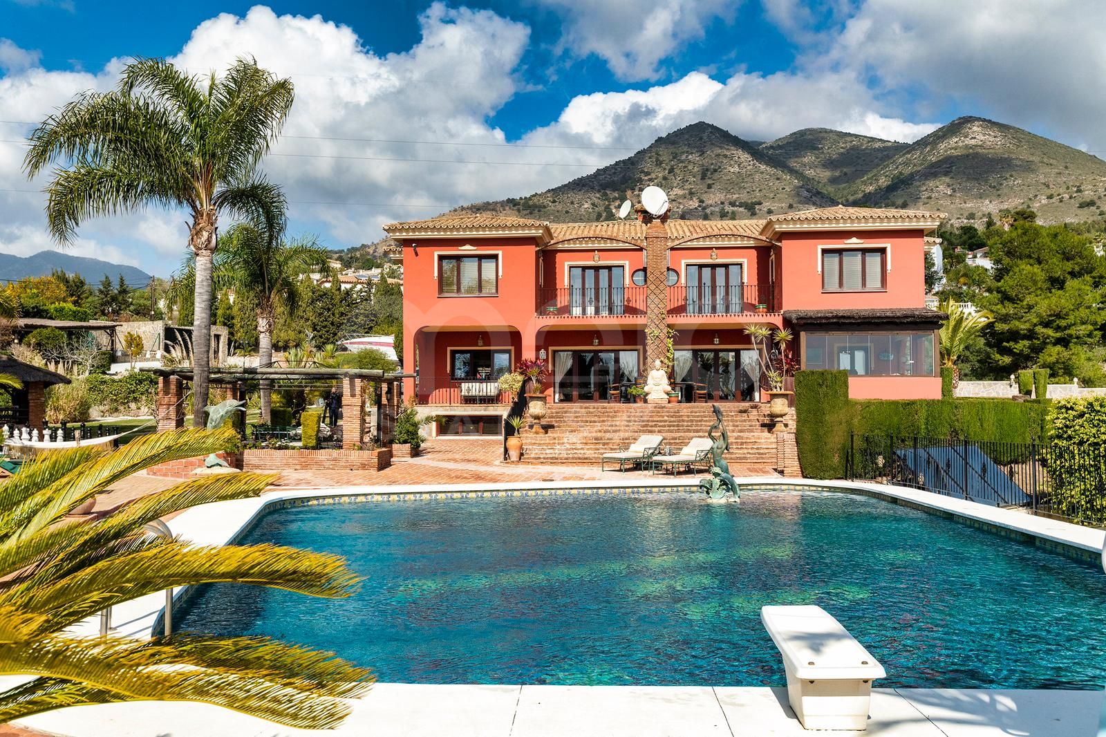 Villa for sale in La Capellania, Benalmadena