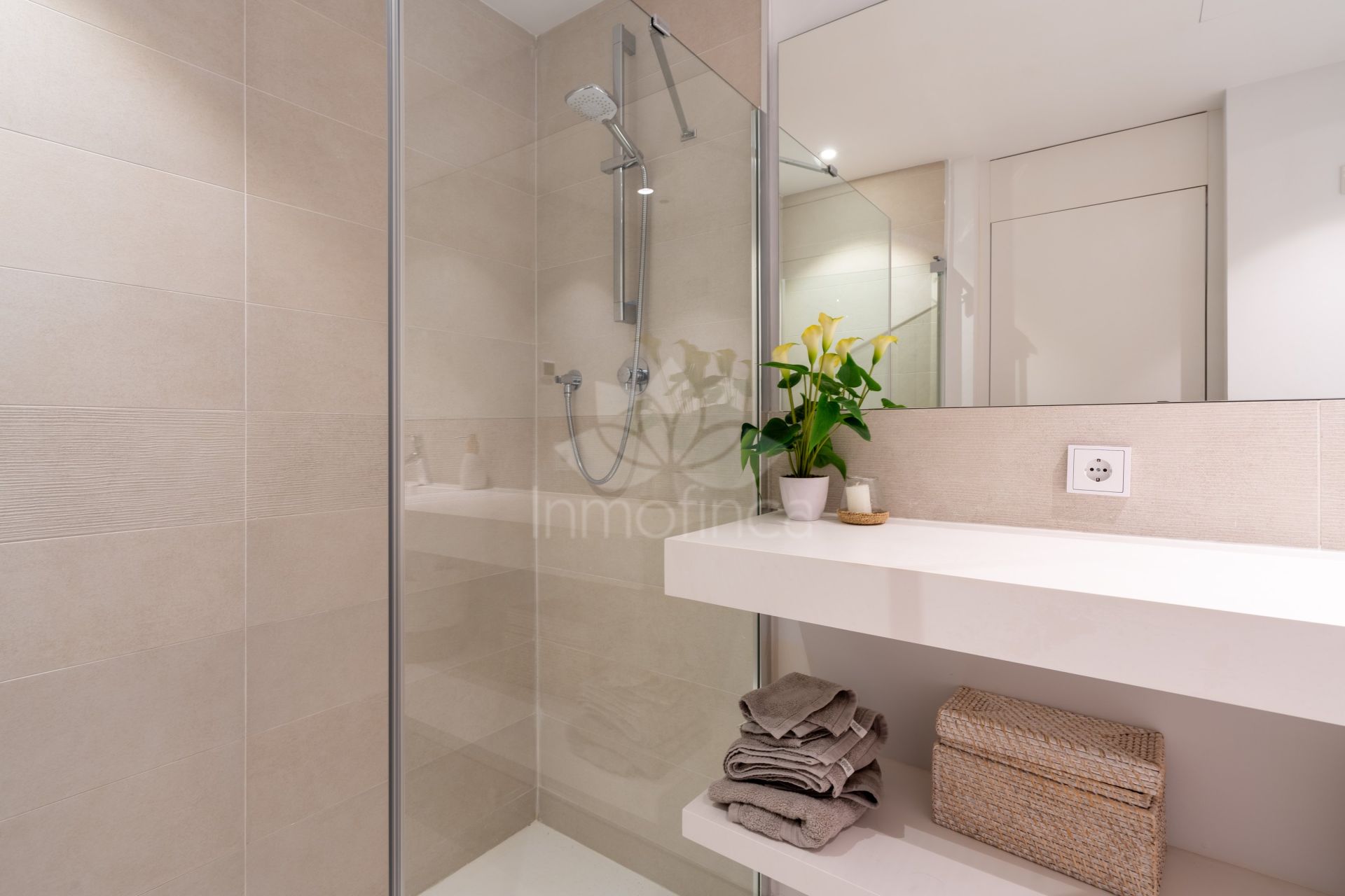 Apartment in El Higueron, Fuengirola