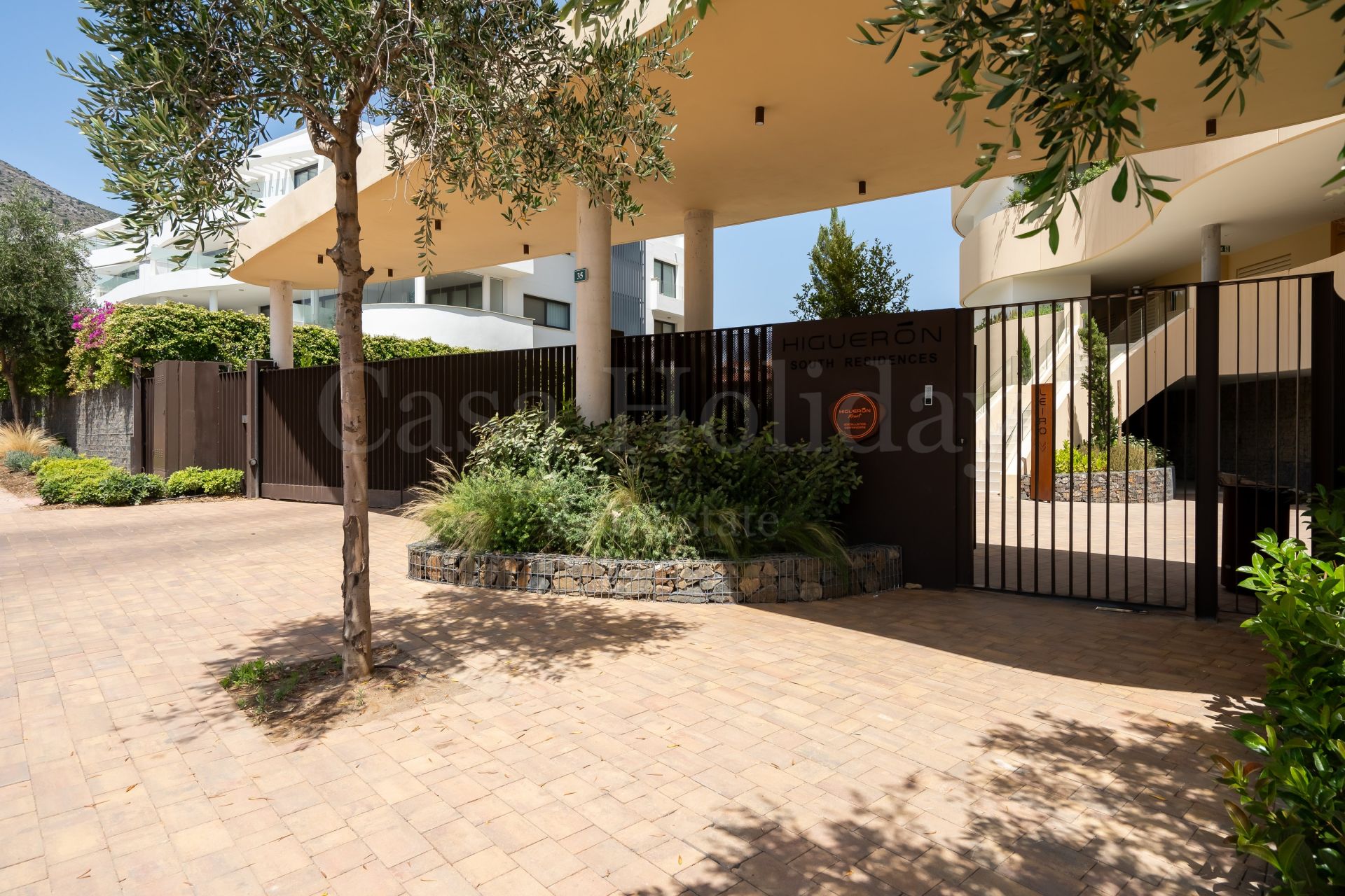 Apartment in El Higueron, Fuengirola