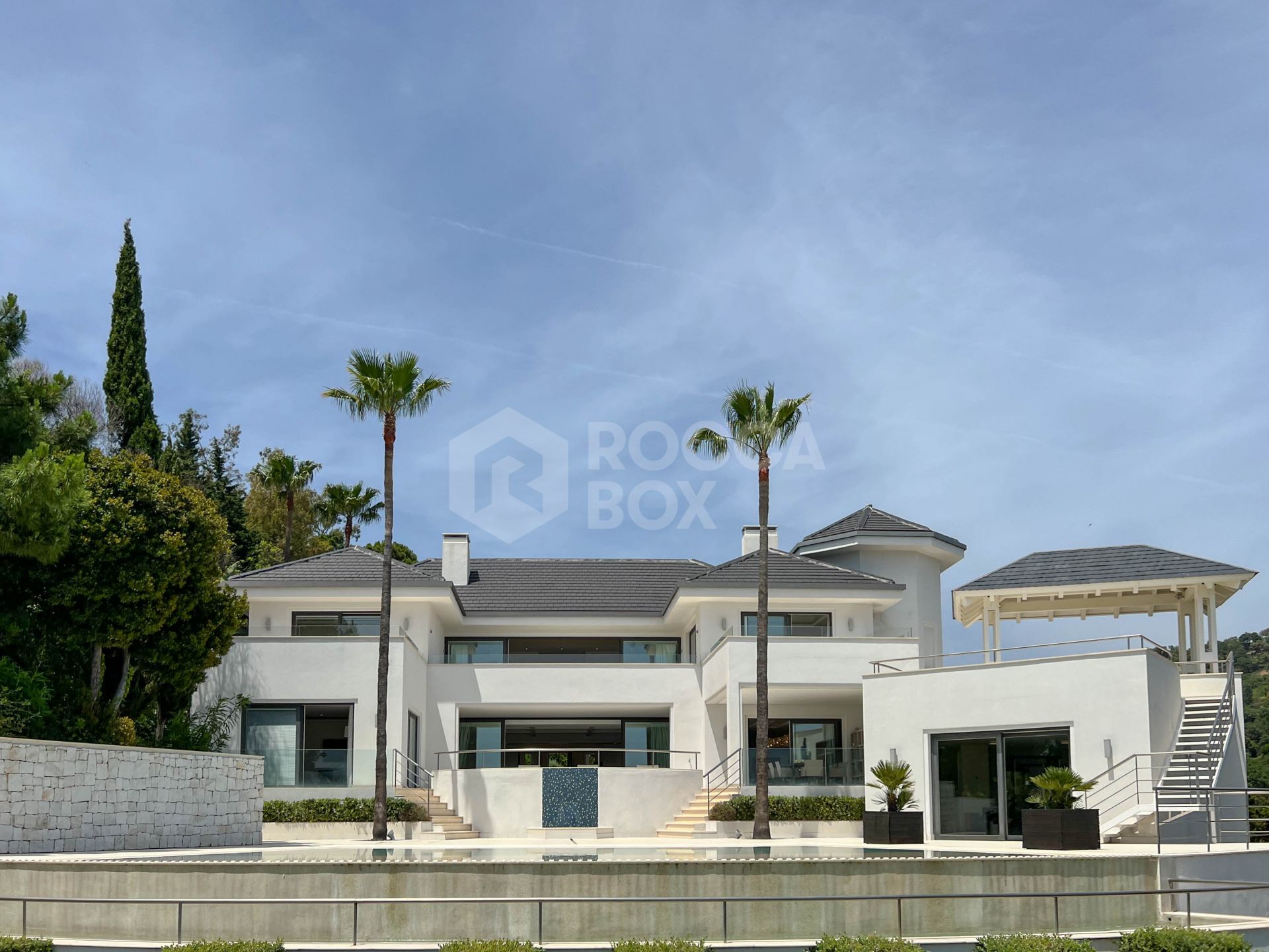 Fantastic modern villa with amazing panoramic sea views in La Zagaleta