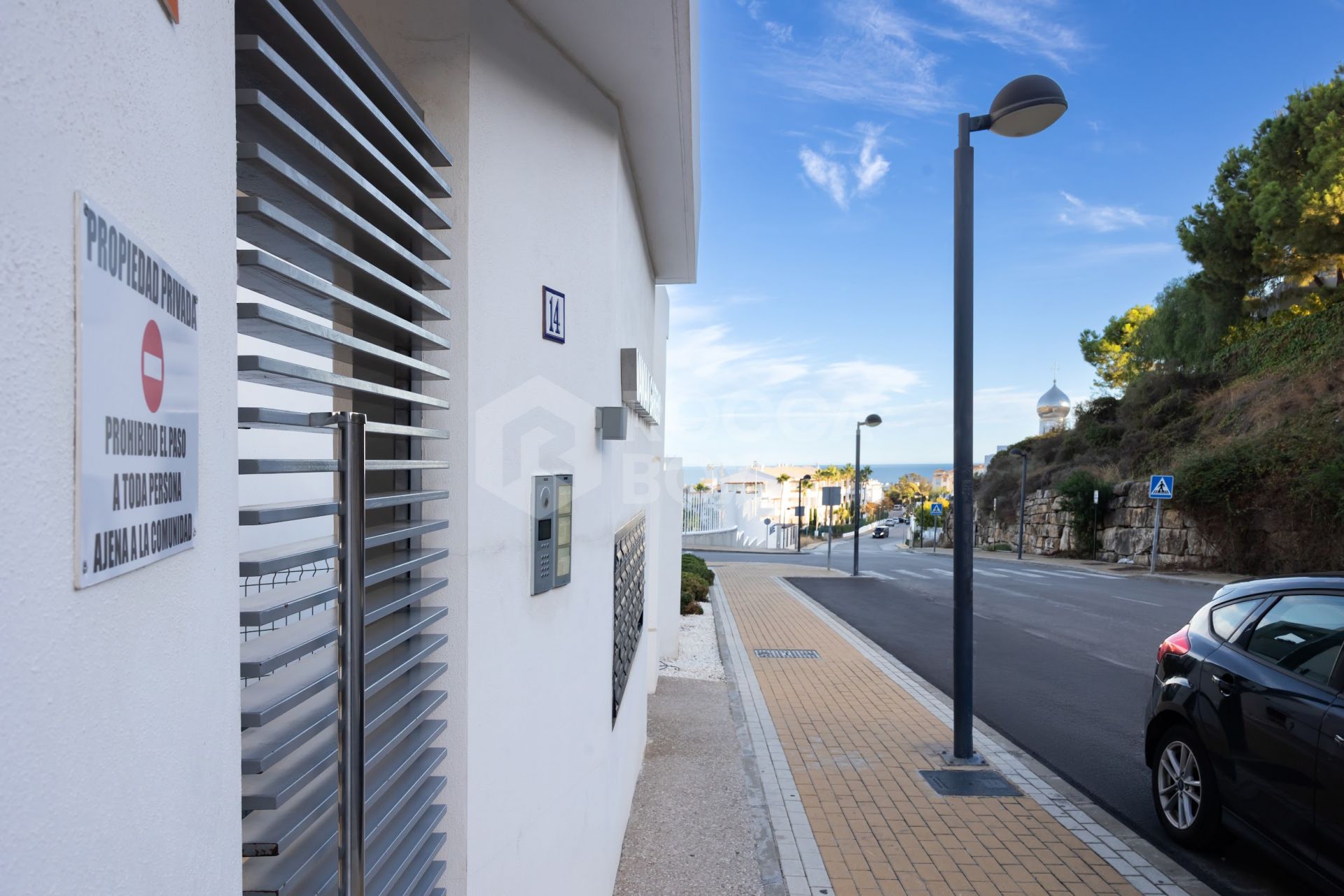 Apartments with four bedrooms, a garden, and a terrace.