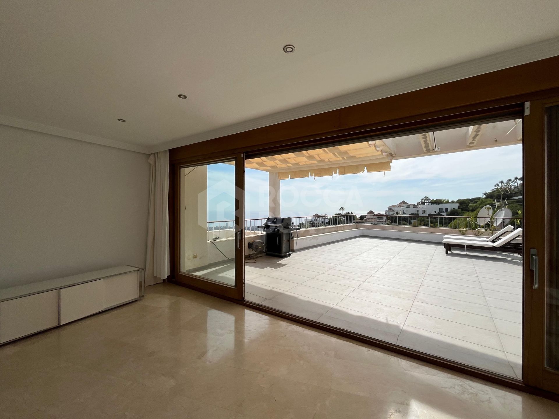 Stunning penthouse with 3 bedrooms, 2 terraces!