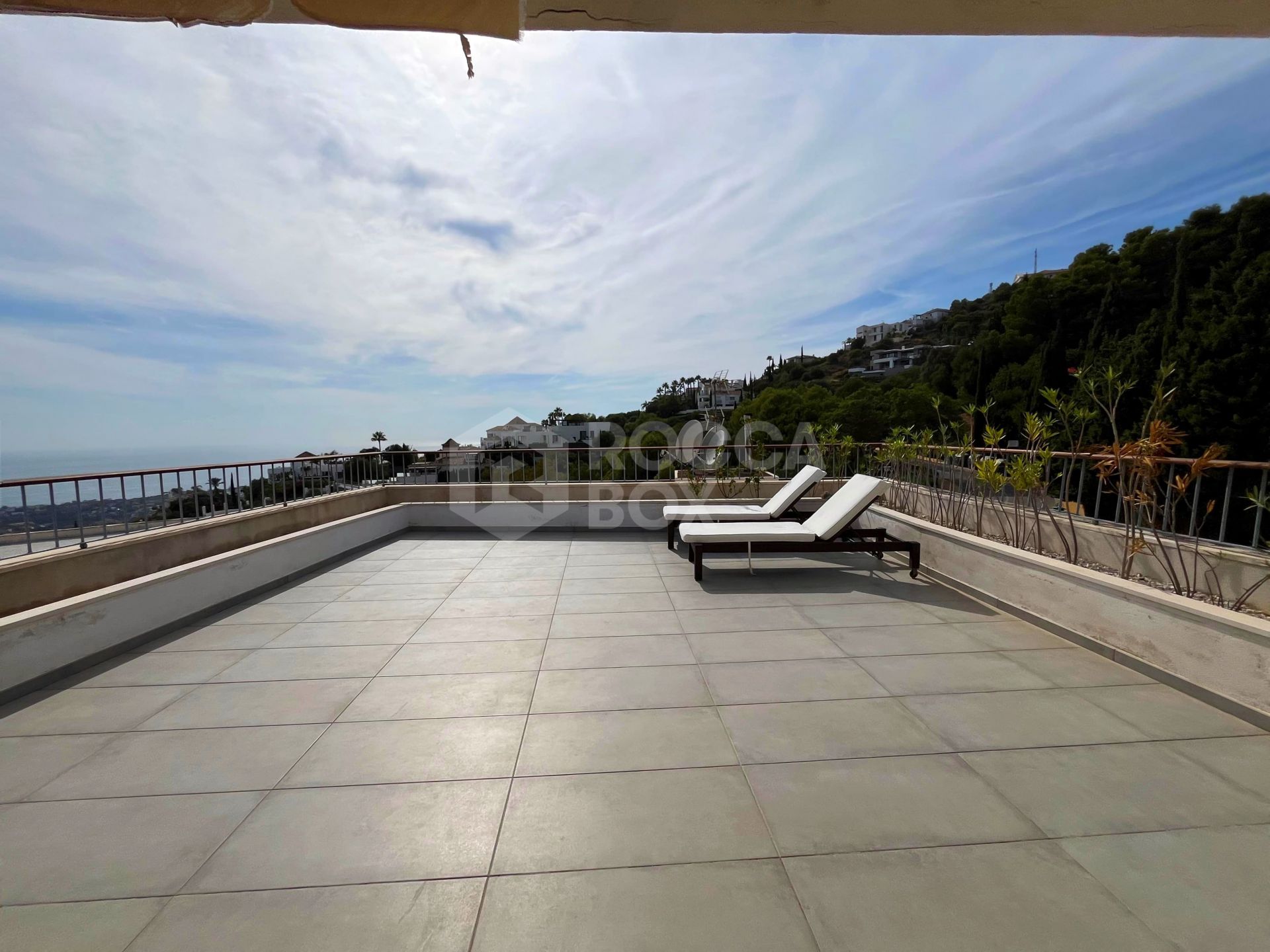 Stunning penthouse with 3 bedrooms, 2 terraces!