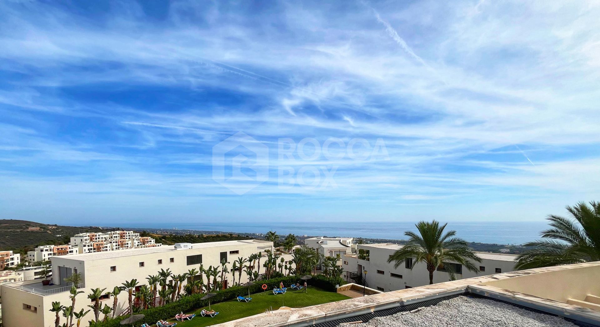 Stunning penthouse with 3 bedrooms, 2 terraces!