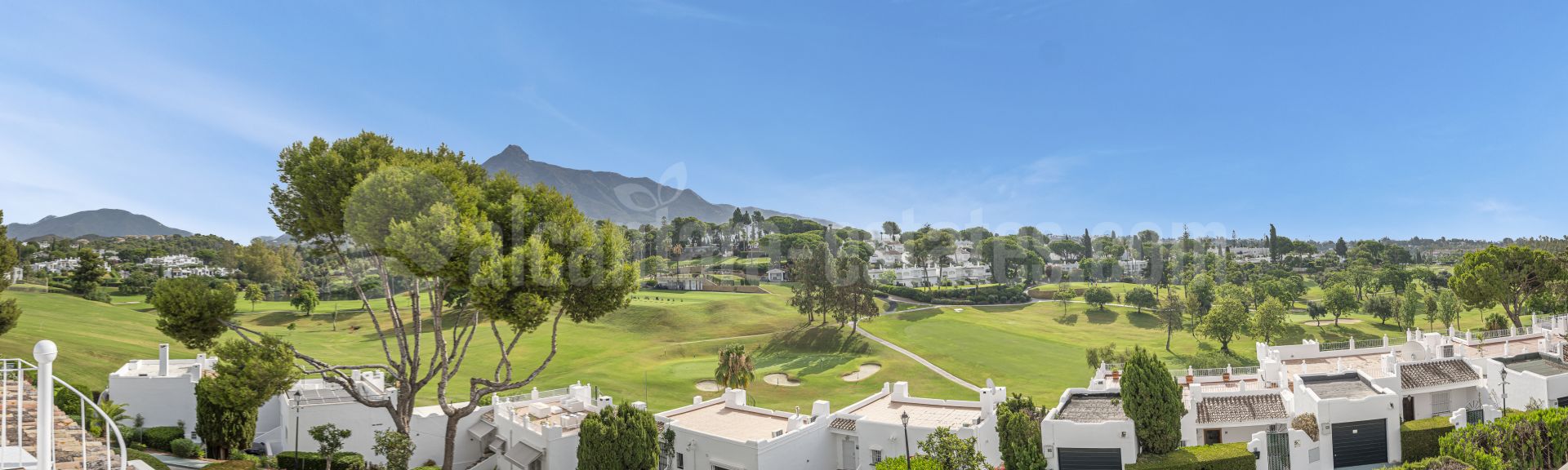Town House in Azahara II, Marbella