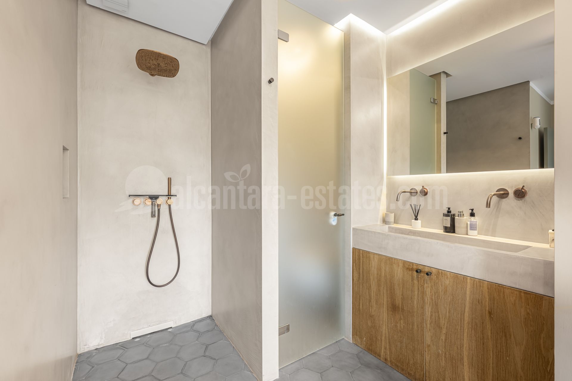 Town House in Azahara II, Marbella