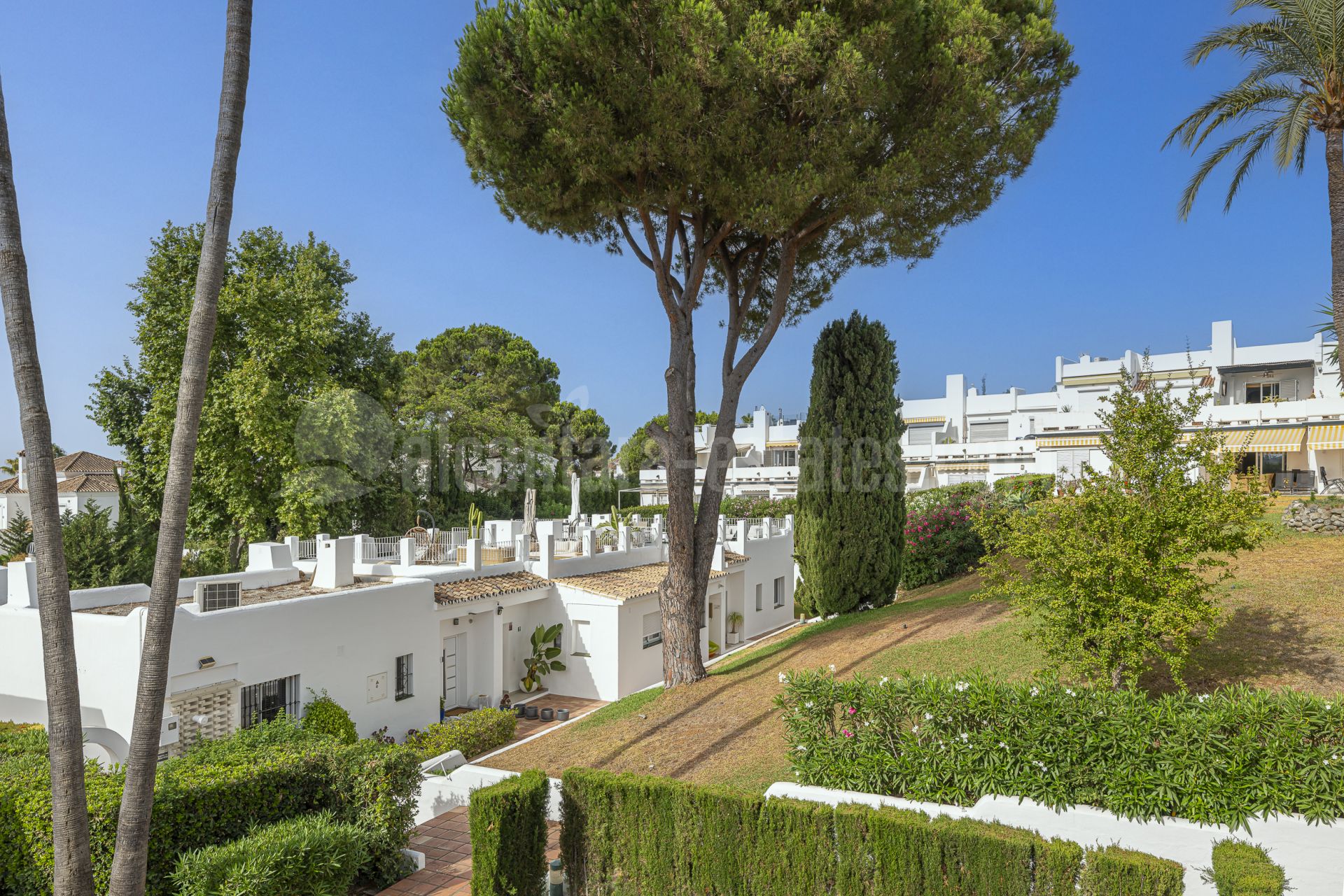 Town House in Azahara II, Marbella