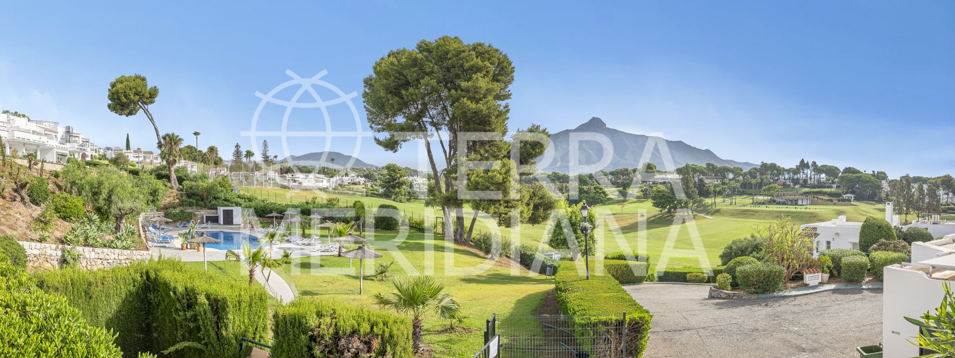 Town House in Azahara II, Marbella