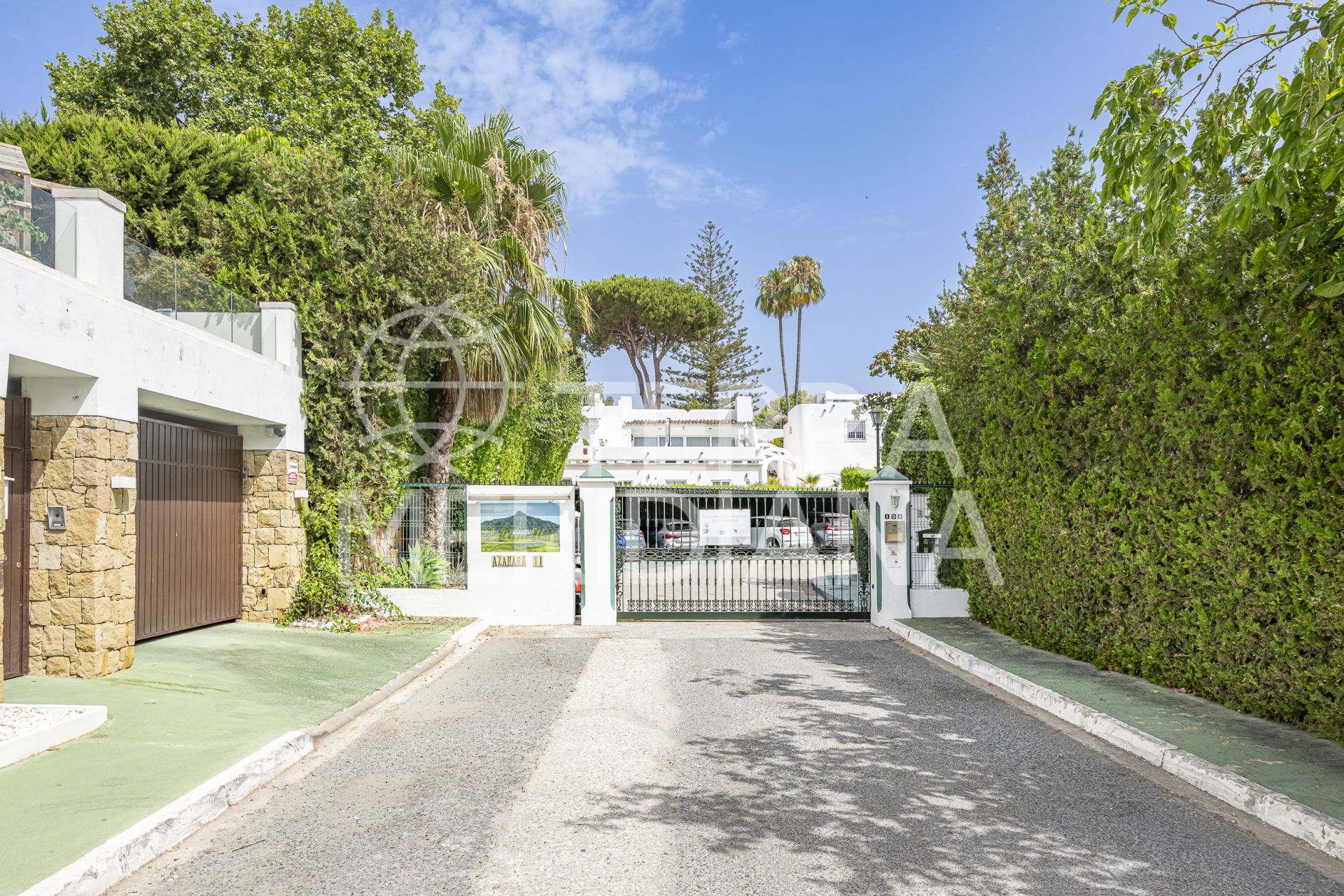 Town House in Azahara II, Marbella