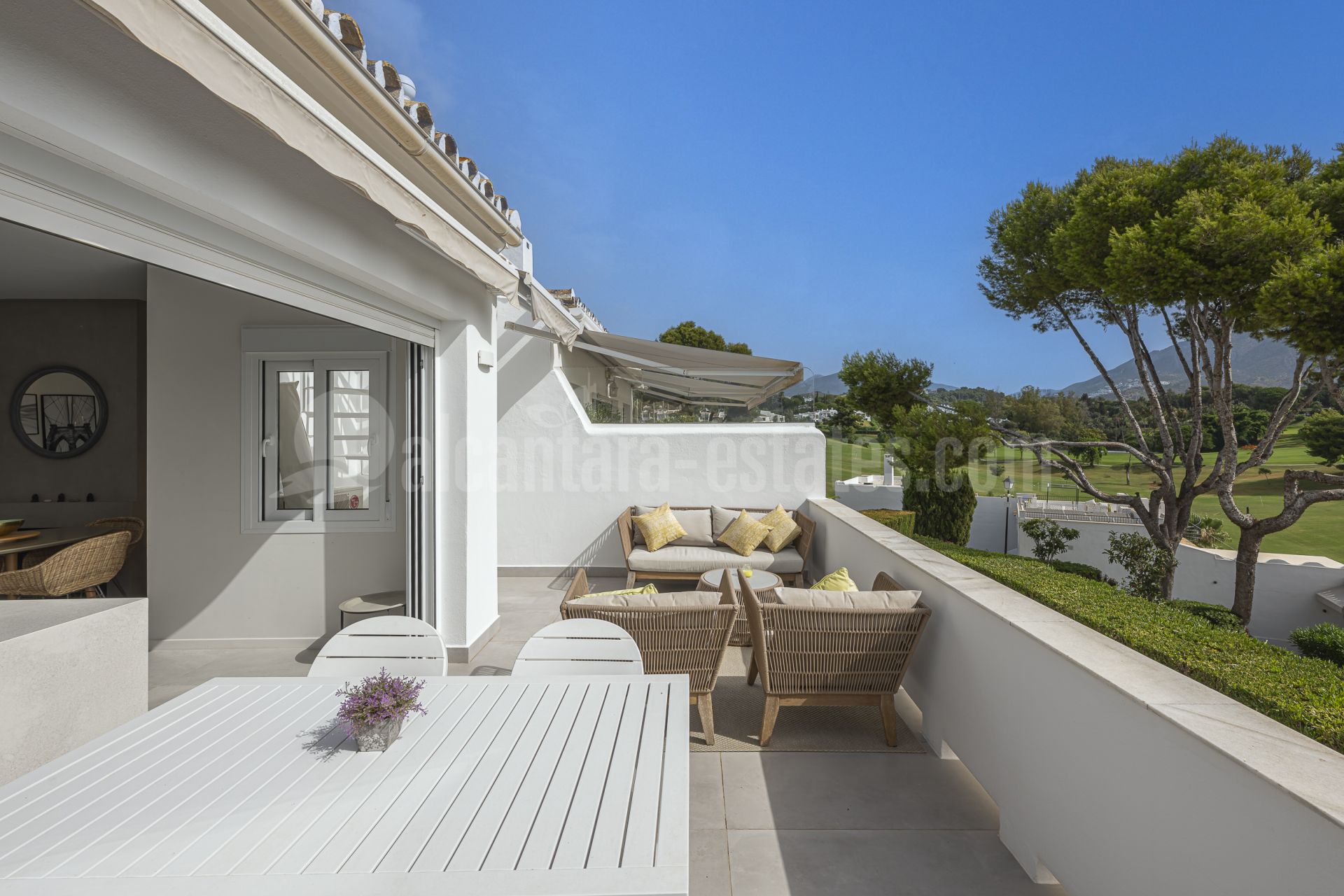 Town House in Azahara II, Marbella