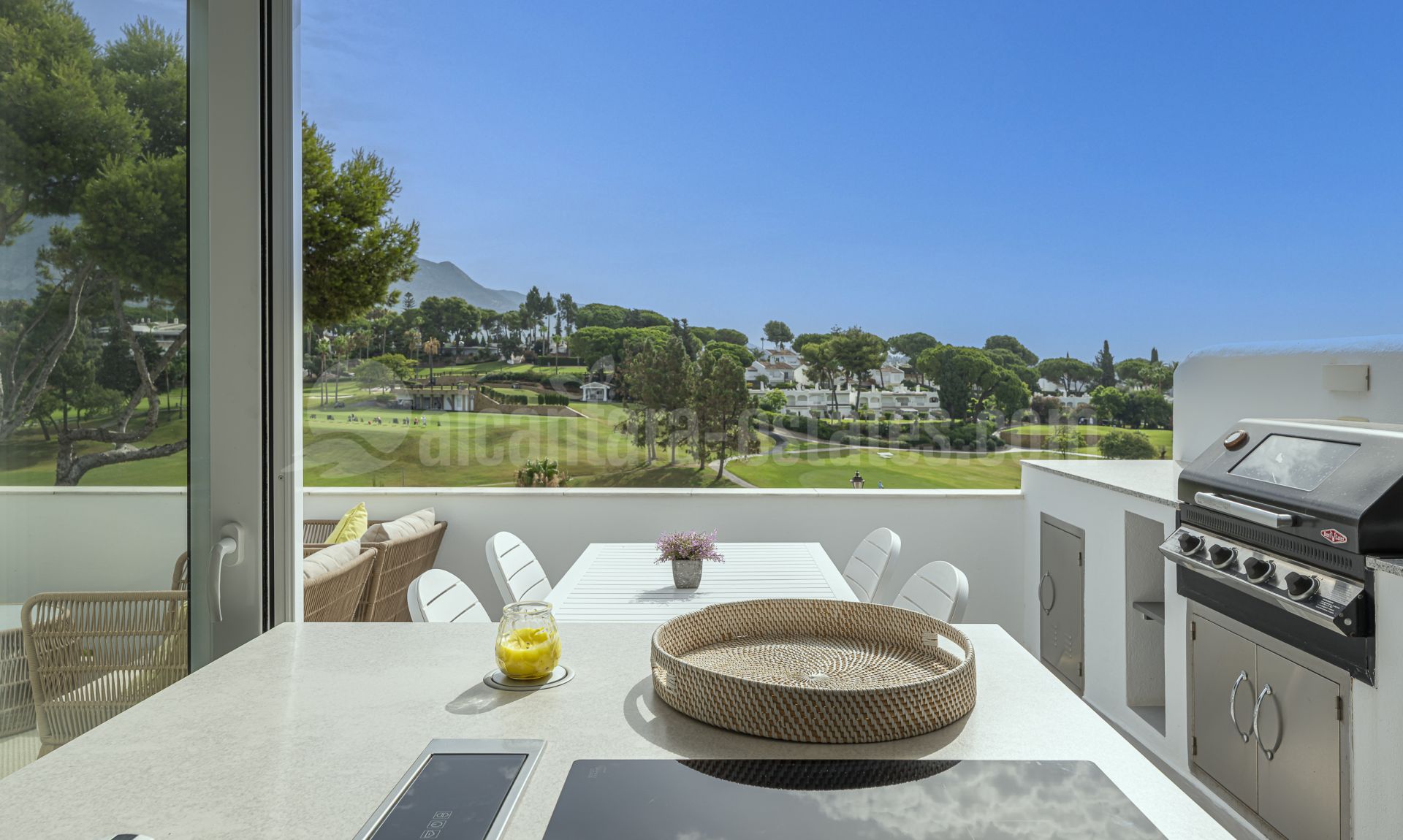 Town House in Azahara II, Marbella