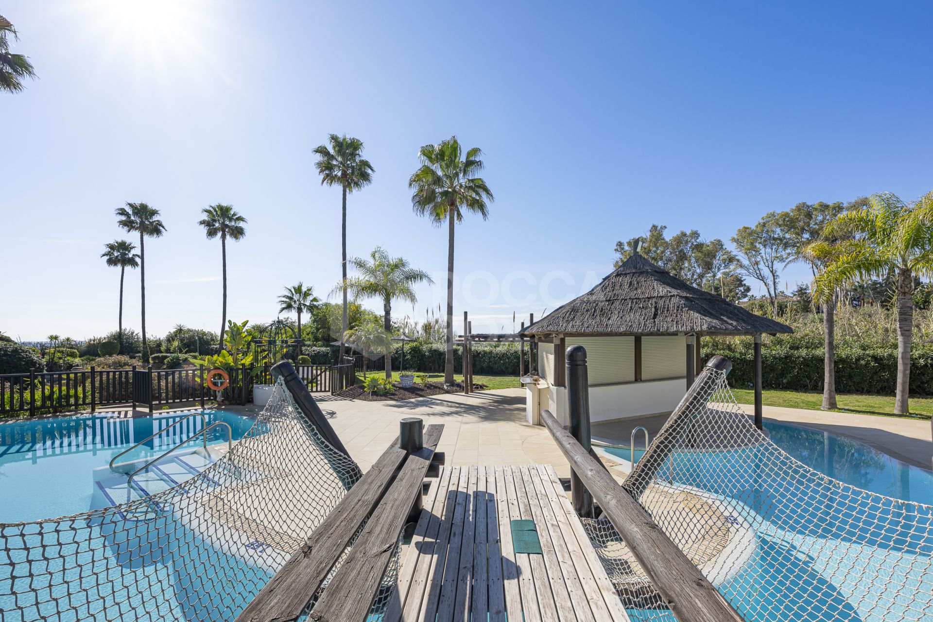 Luxurious Beachfront Apartment with Panoramic Sea Views in Bahía del Velerín, Estepona