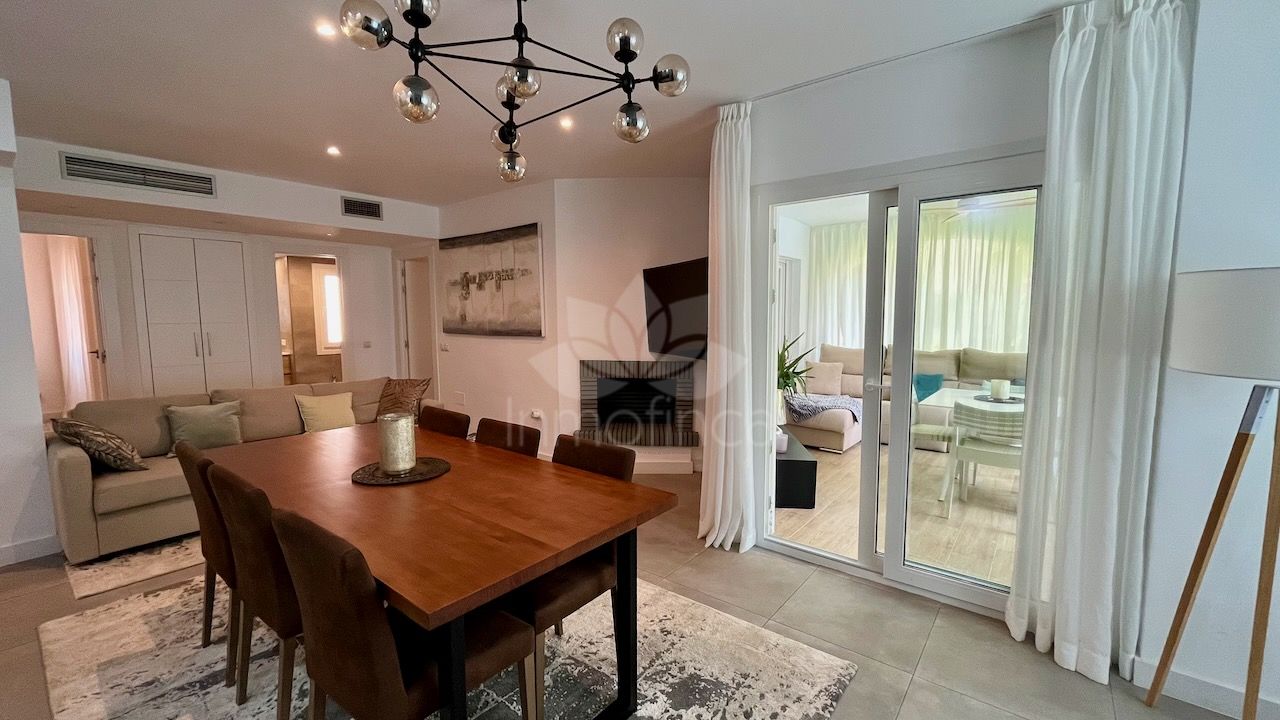 Apartamento Planta Baja en Los Naranjos de Marbella, Marbella