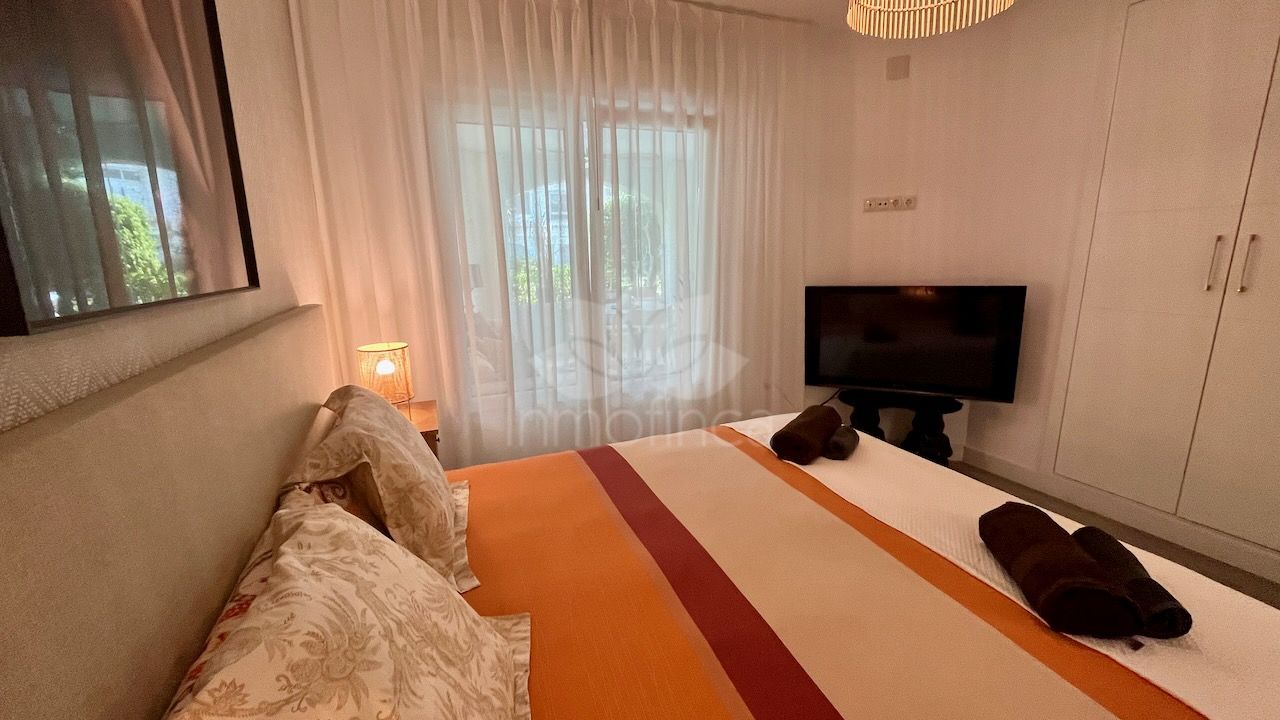 Apartamento Planta Baja en Los Naranjos de Marbella, Marbella