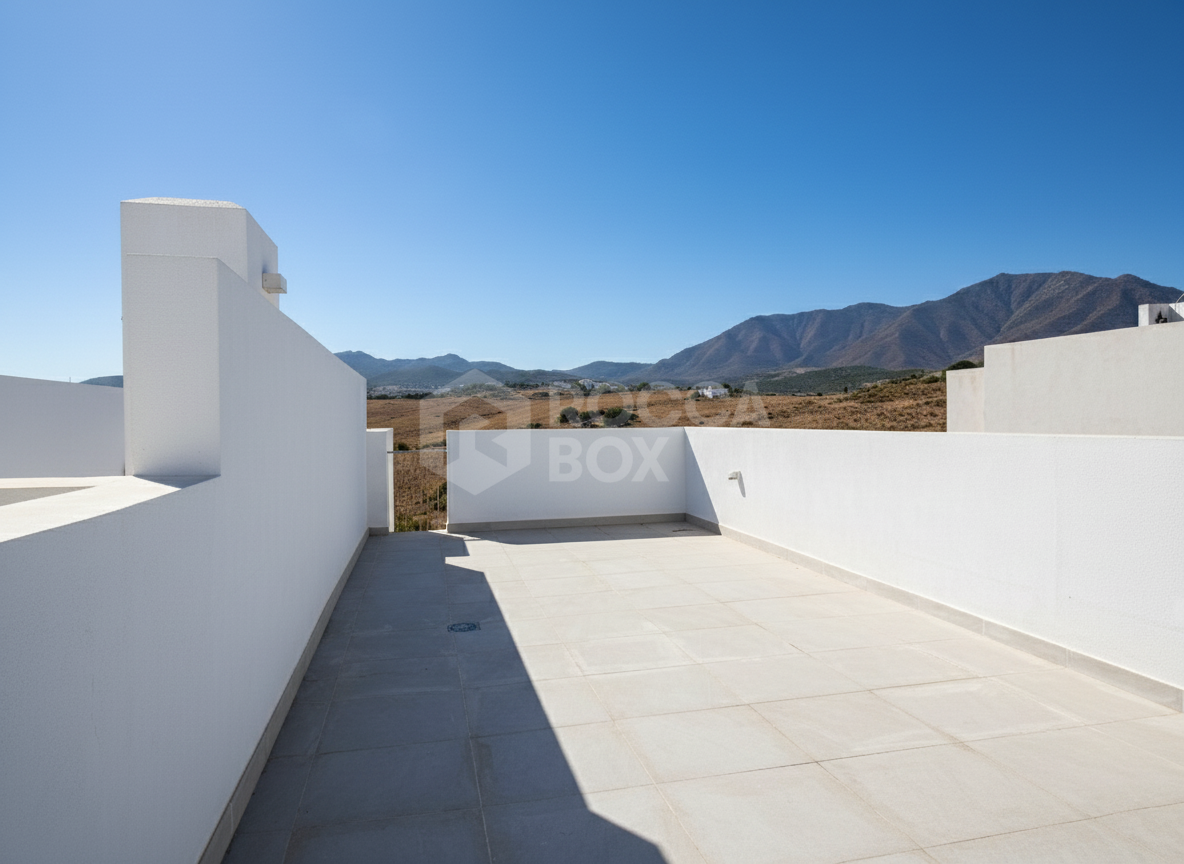 Penthouse with Sea Views and Spacious Solarium - West Estepona