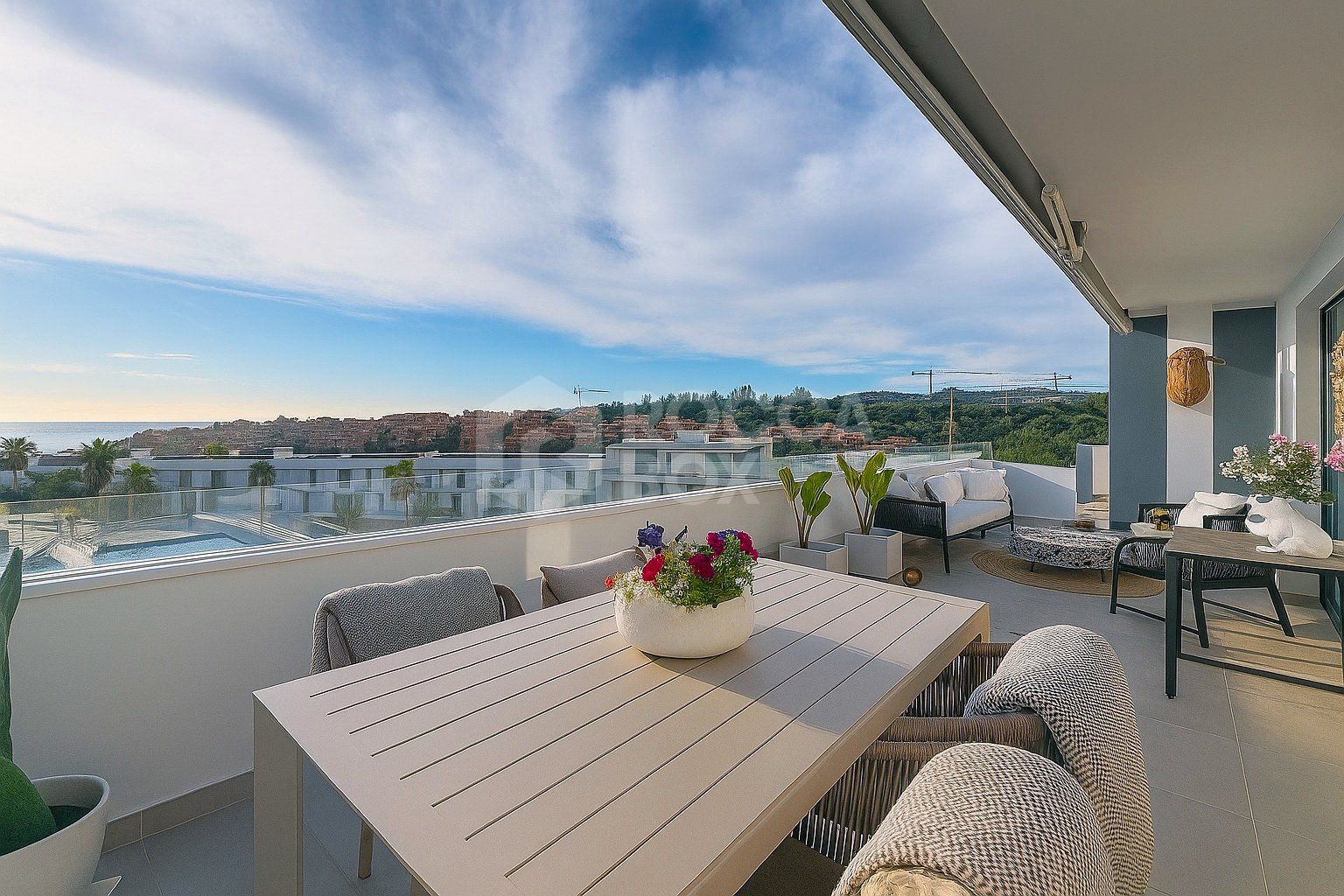 Penthouse with Sea Views and Spacious Solarium - West Estepona