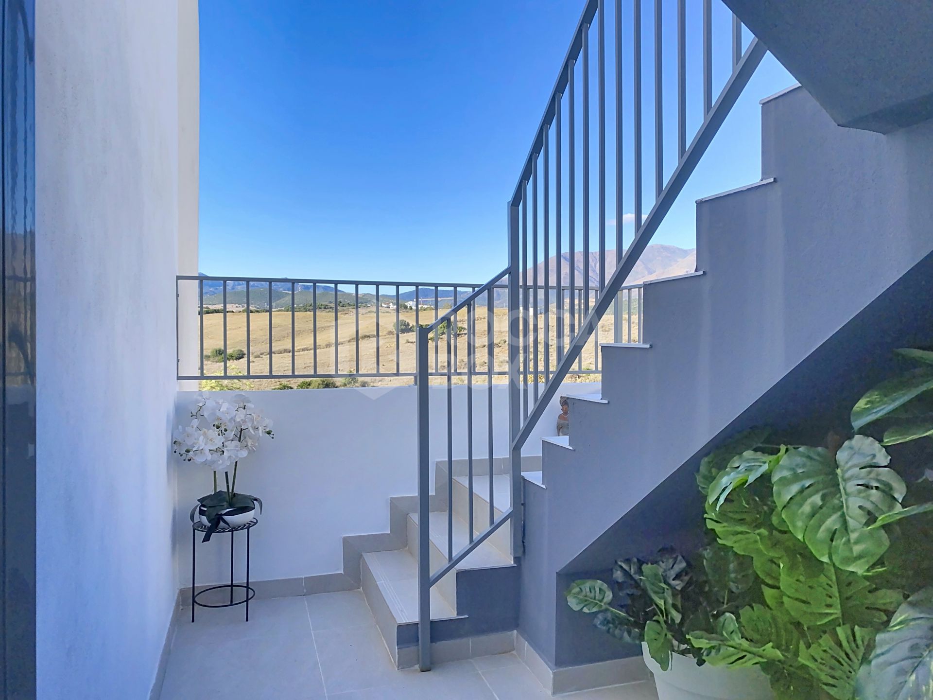 Penthouse with Sea Views and Spacious Solarium - West Estepona