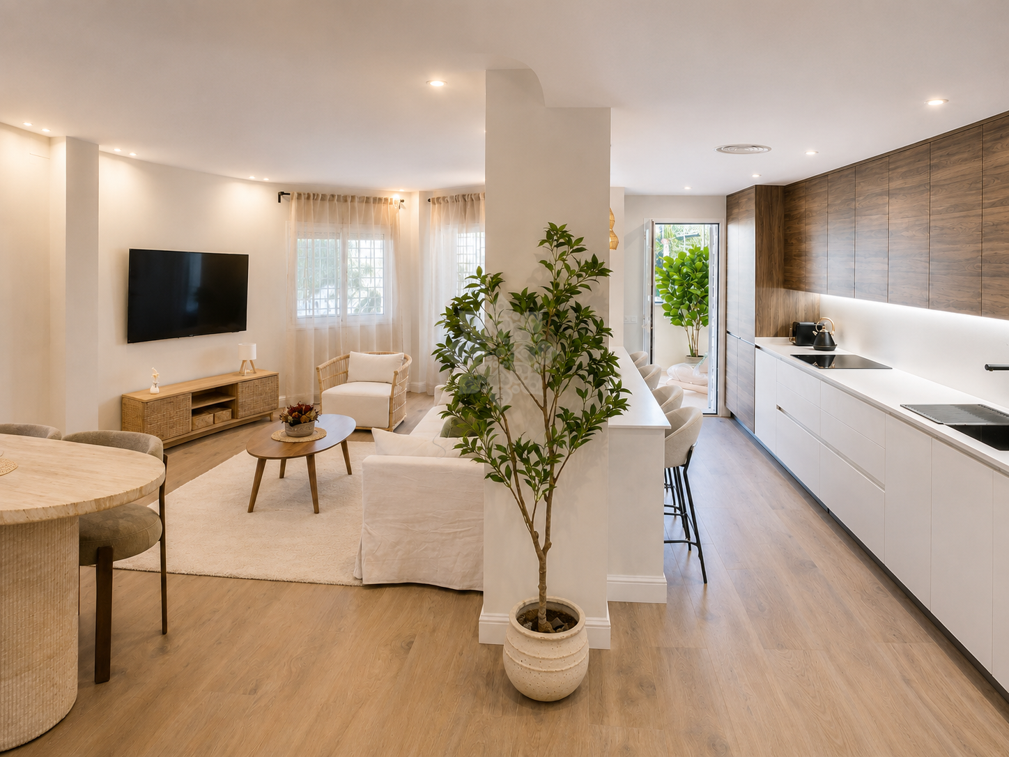 Apartament na parterze w Estepona Puerto, Estepona
