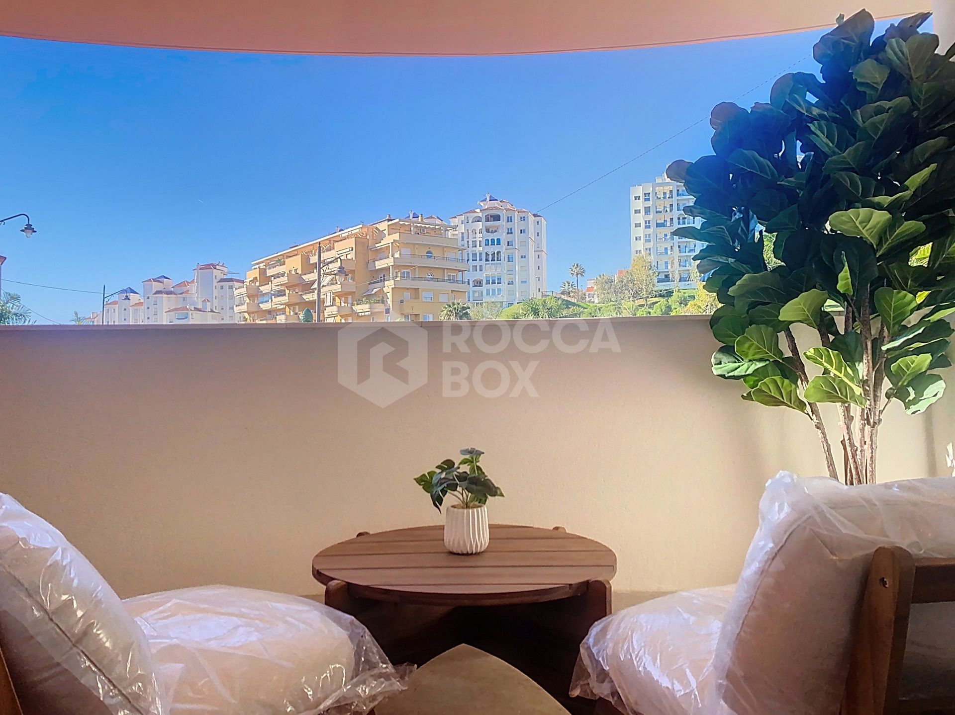Fully Renovated and Furnished 3-Bedroom Apartment – Puerto de Estepona