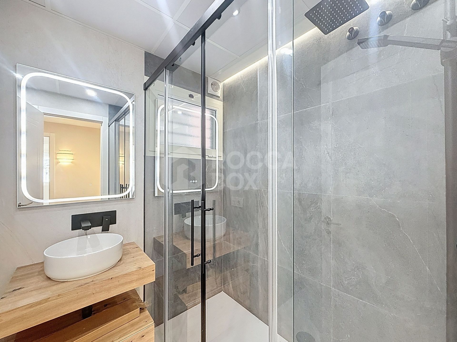 Fully Renovated and Furnished 3-Bedroom Apartment – Puerto de Estepona