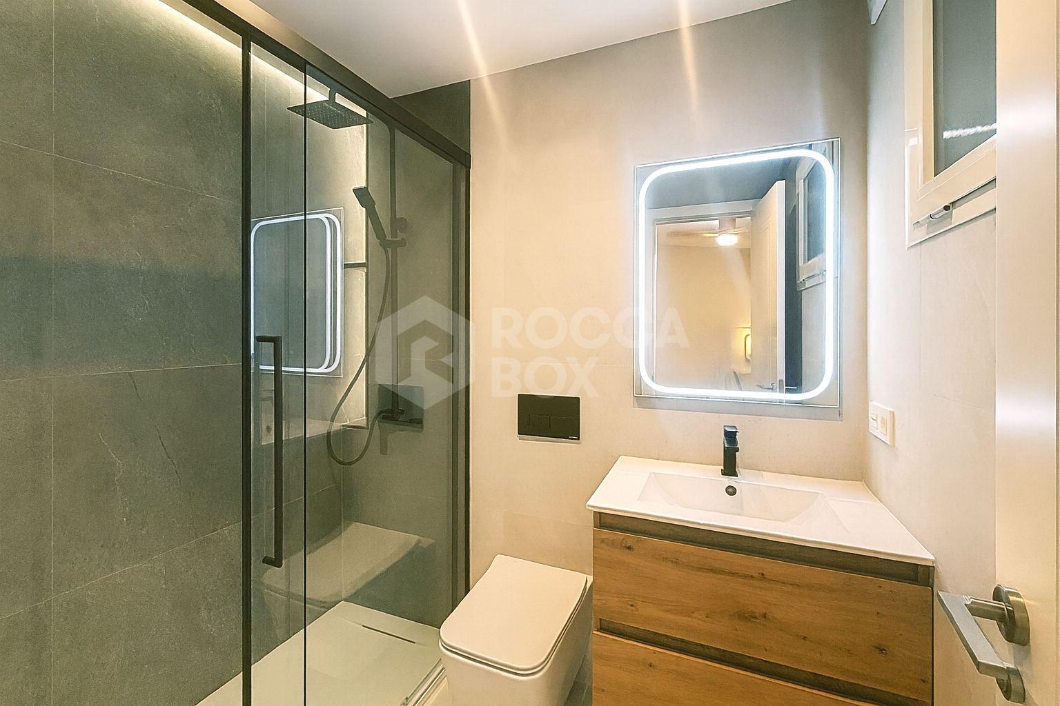 Fully Renovated and Furnished 3-Bedroom Apartment – Puerto de Estepona