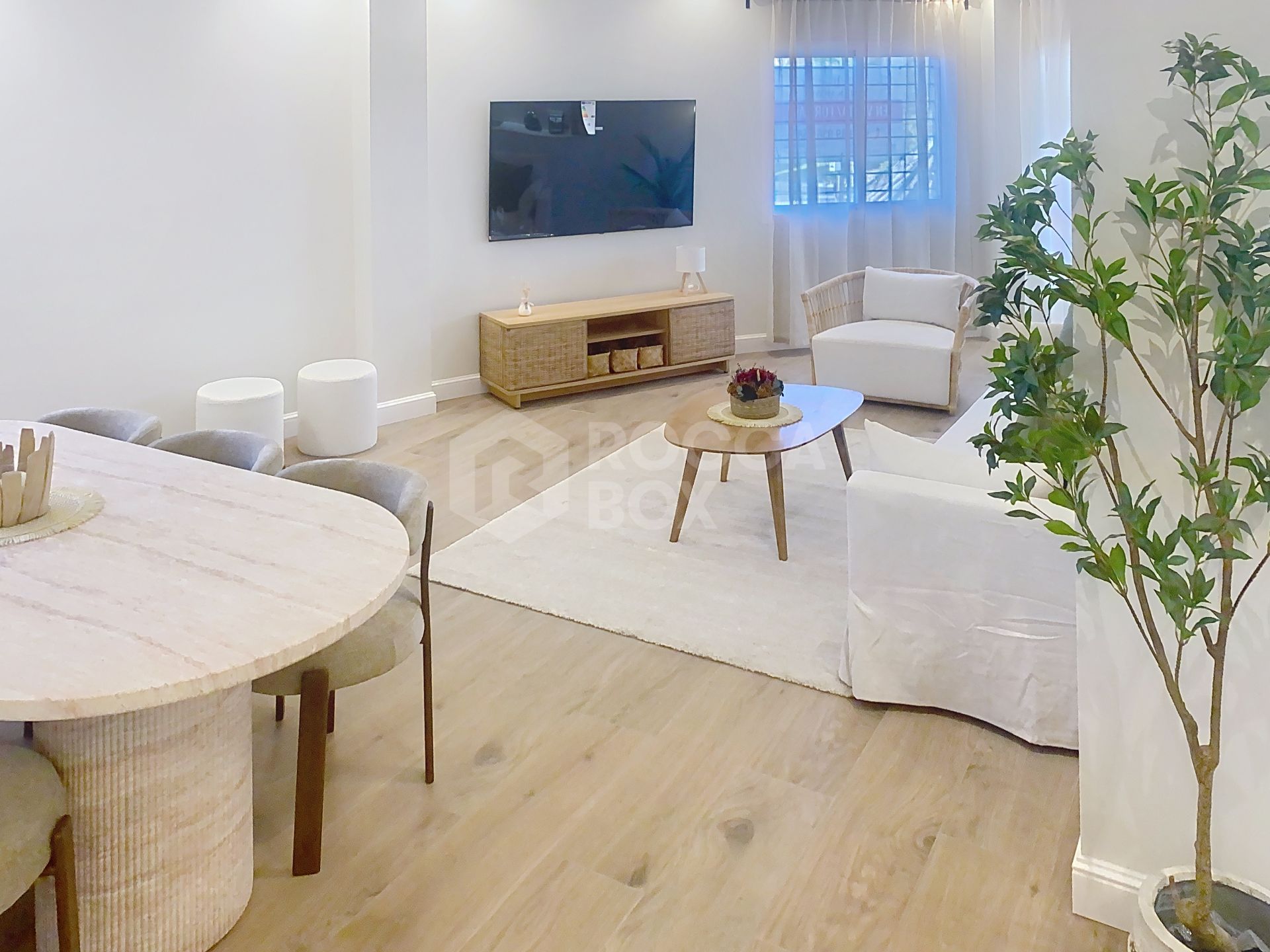 Fully Renovated and Furnished 3-Bedroom Apartment – Puerto de Estepona