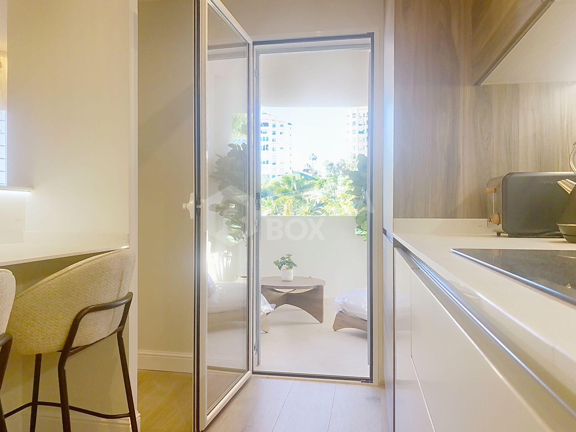 Fully Renovated and Furnished 3-Bedroom Apartment – Puerto de Estepona