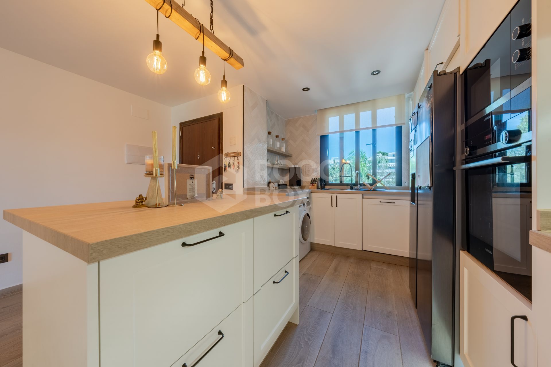 Stylish 3-Bedroom Duplex Penthouse in La Cartuja del Golf