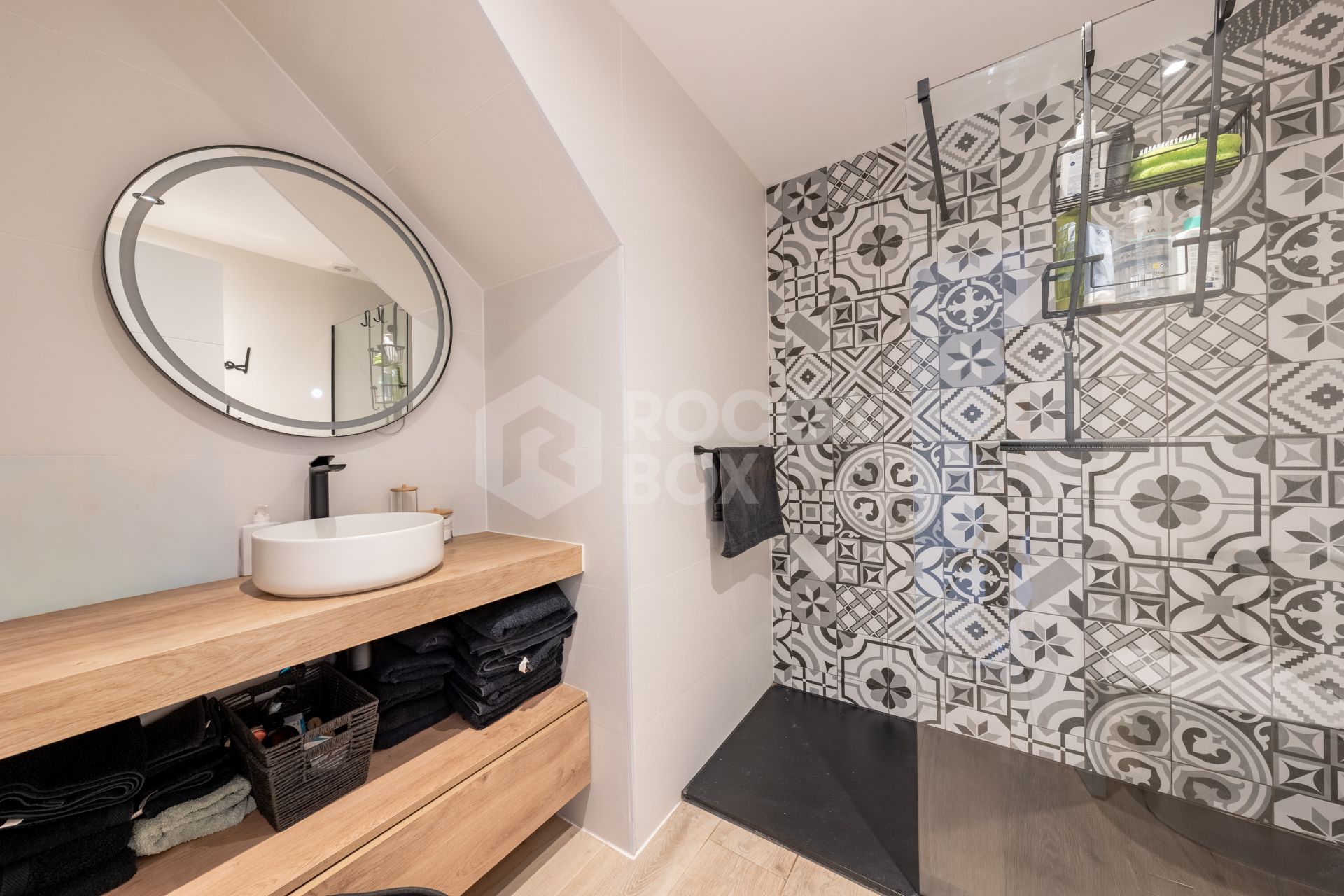 Stylish 3-Bedroom Duplex Penthouse in La Cartuja del Golf